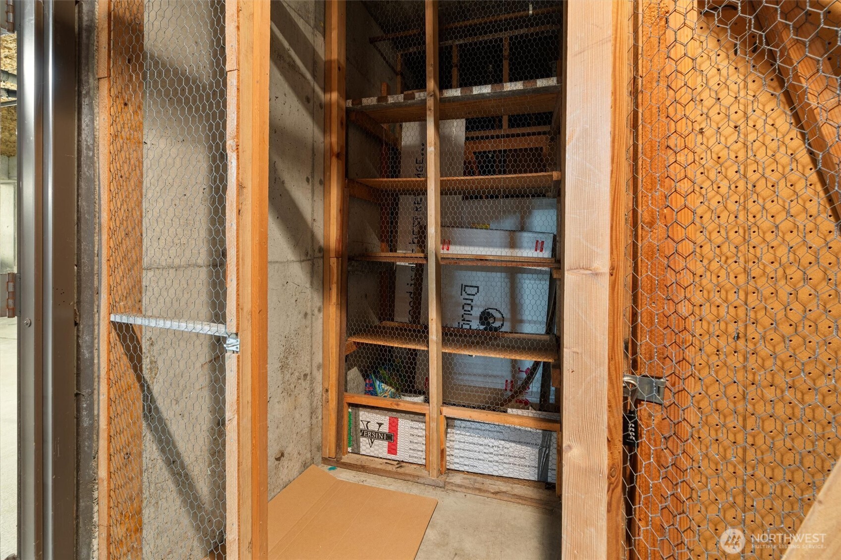 1140 Alki Avenue SW #204, Seattle, WA 98116-1863