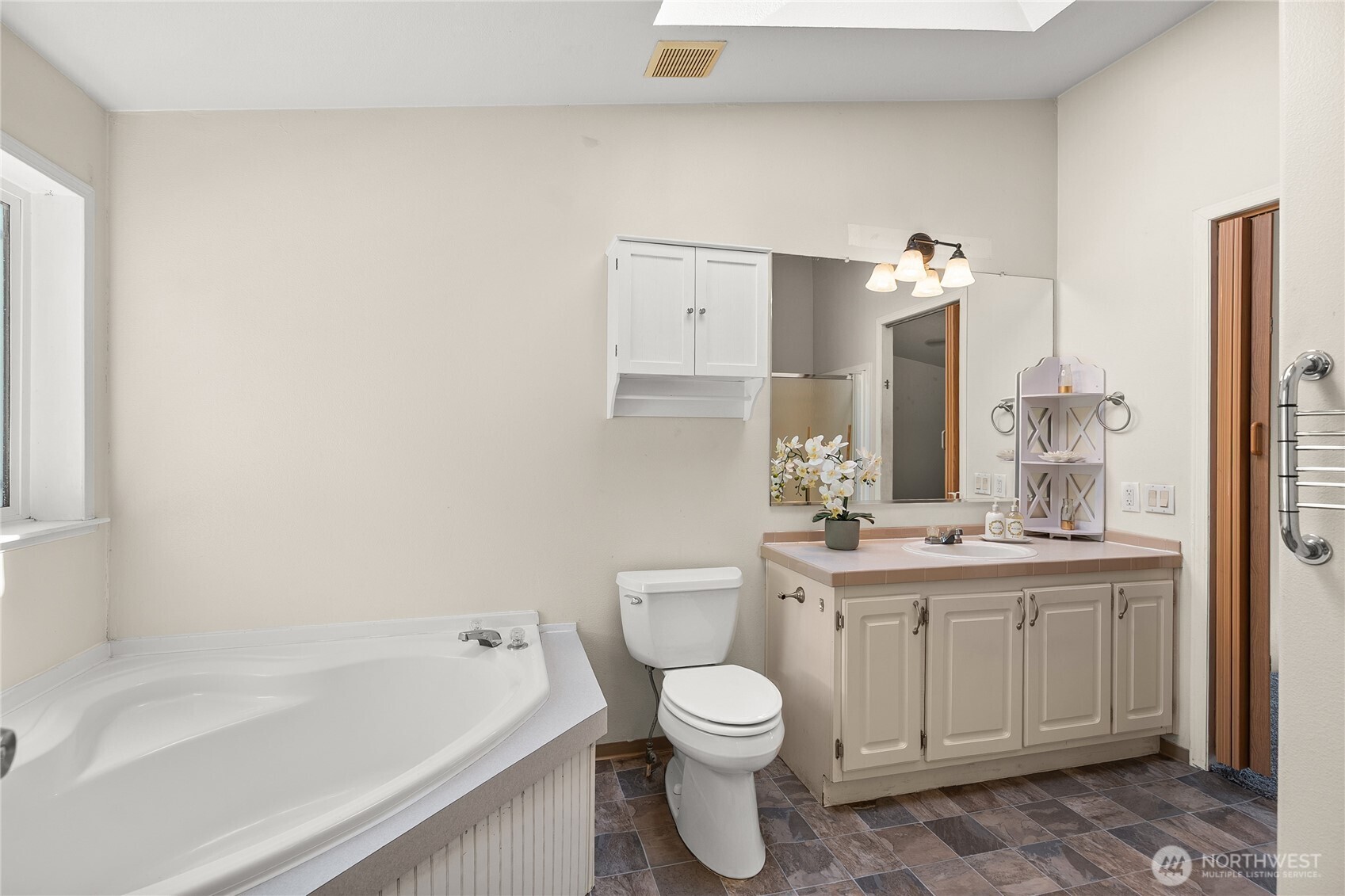 1870 NW Vaa Road , Poulsbo, WA 98370