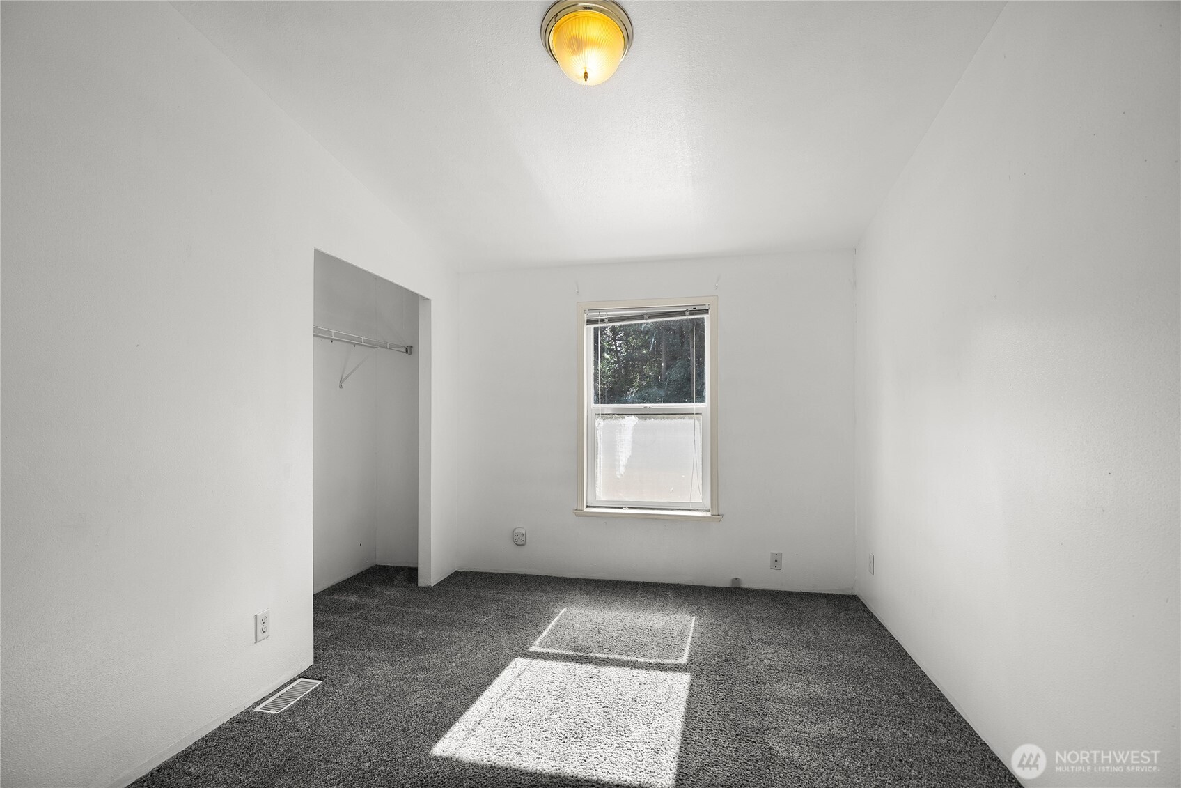 1870 NW Vaa Road , Poulsbo, WA 98370