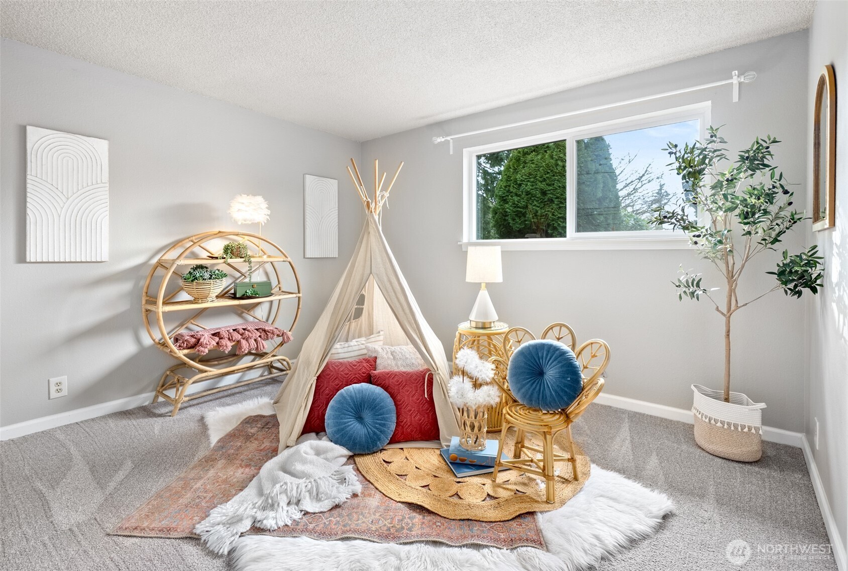 10124 241st Place SW, Edmonds, WA 98020