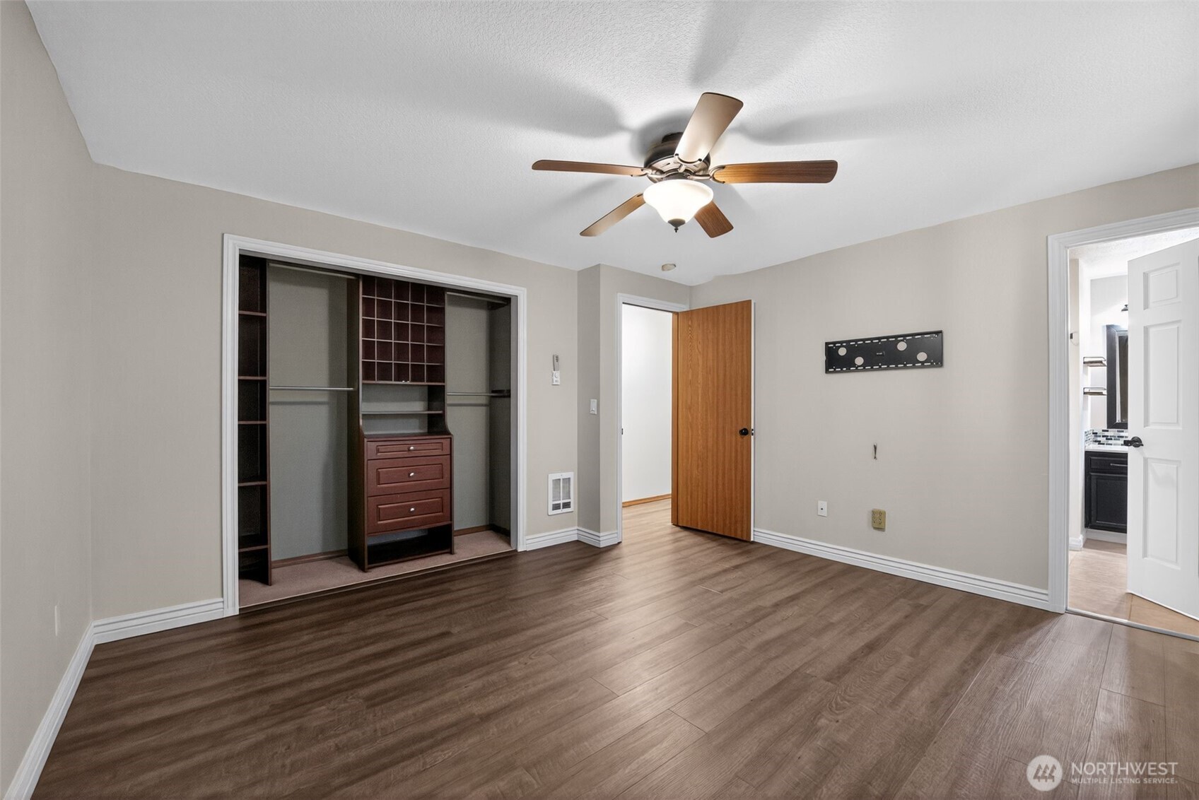 7511 Kittiwake Drive SE, Olympia, WA 98513