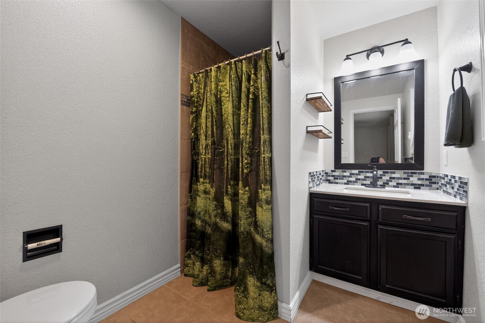 7511 Kittiwake Drive SE, Olympia, WA 98513