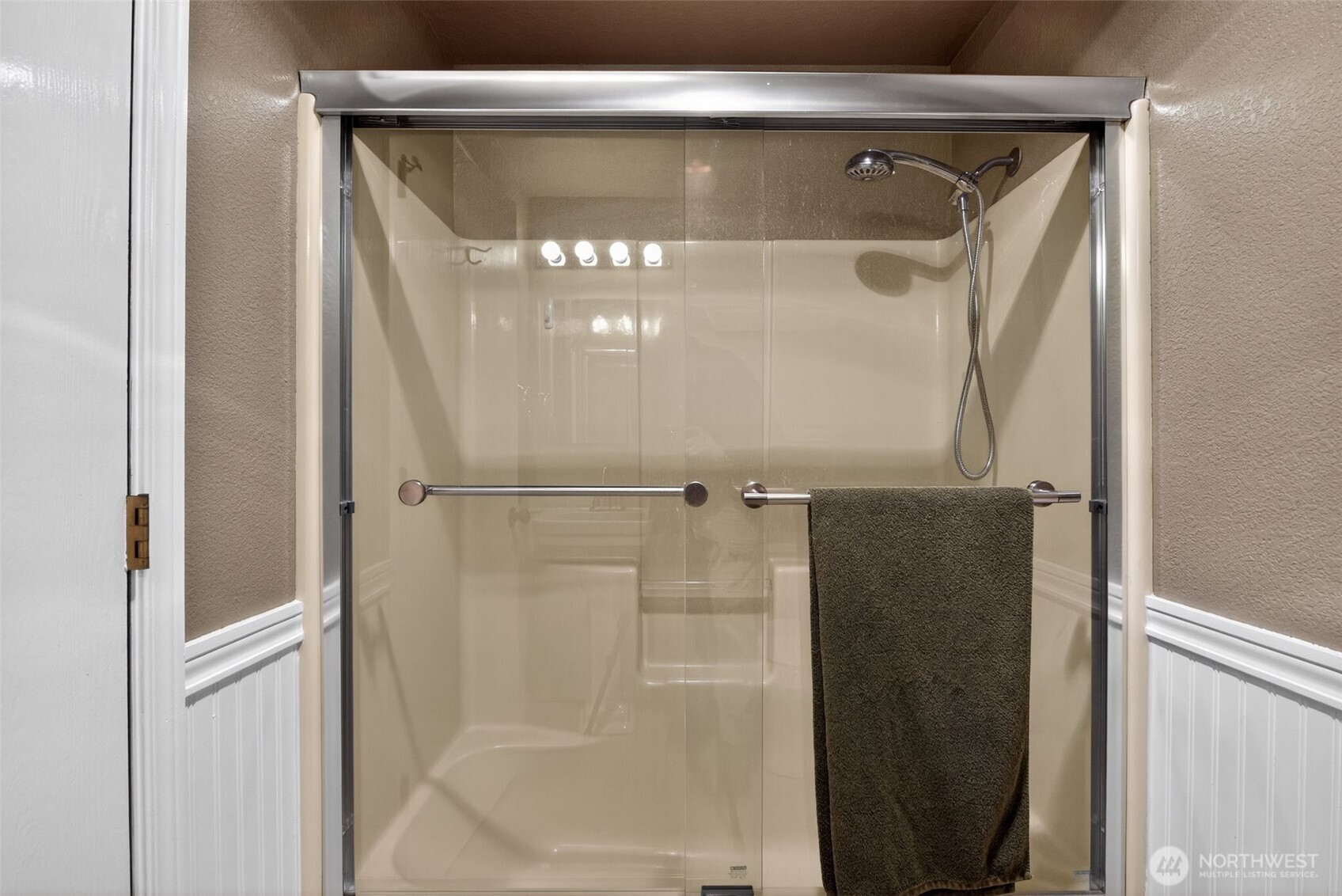 7511 Kittiwake Drive SE, Olympia, WA 98513