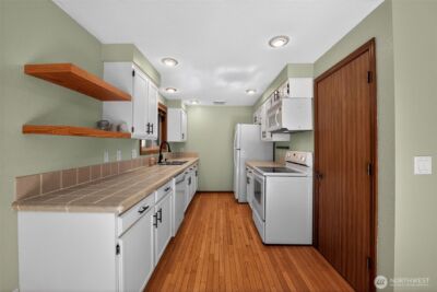 7511 Kittiwake Drive SE, Olympia, WA 98513 - Photo 8