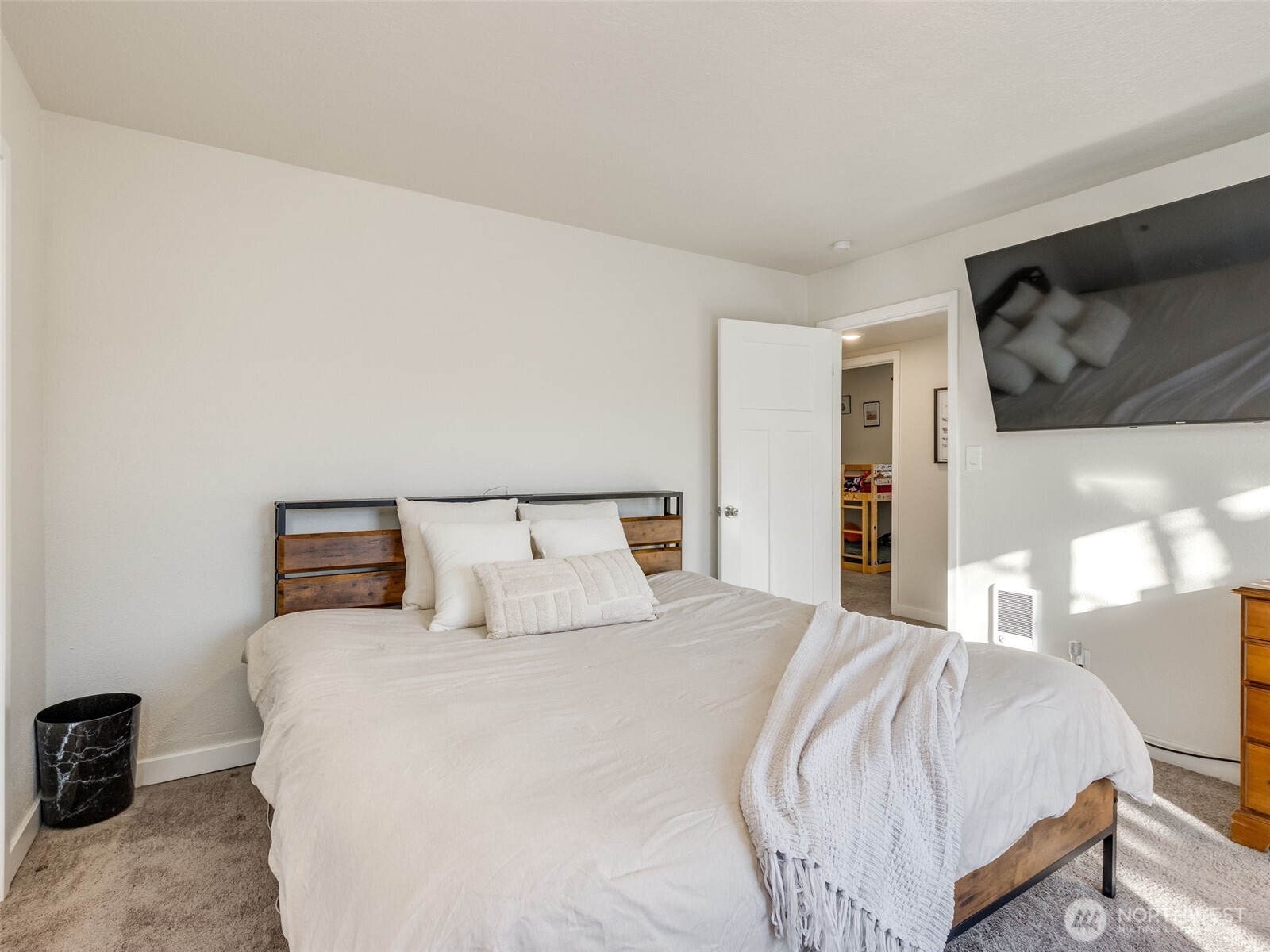 65 NW Shintaffer Street , Castle Rock, WA 98611