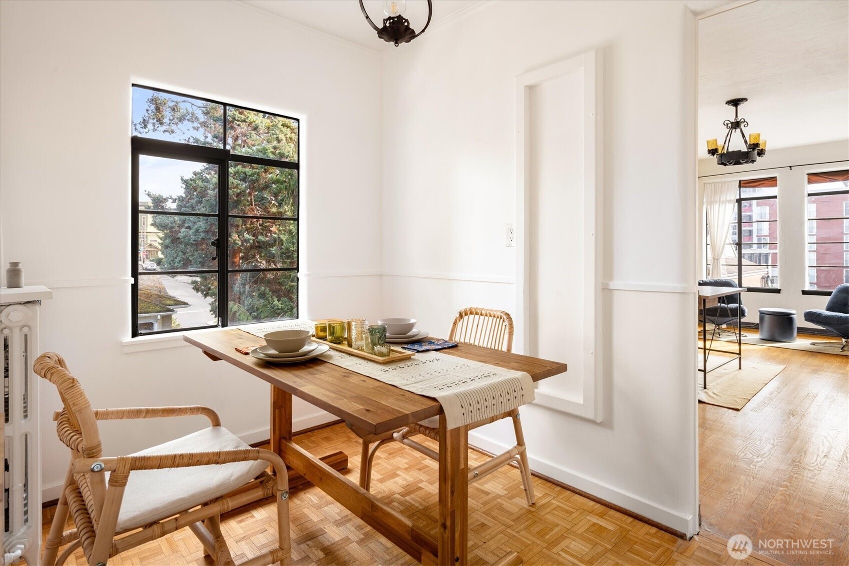 1106 NE 42nd #19, Seattle, WA 98105