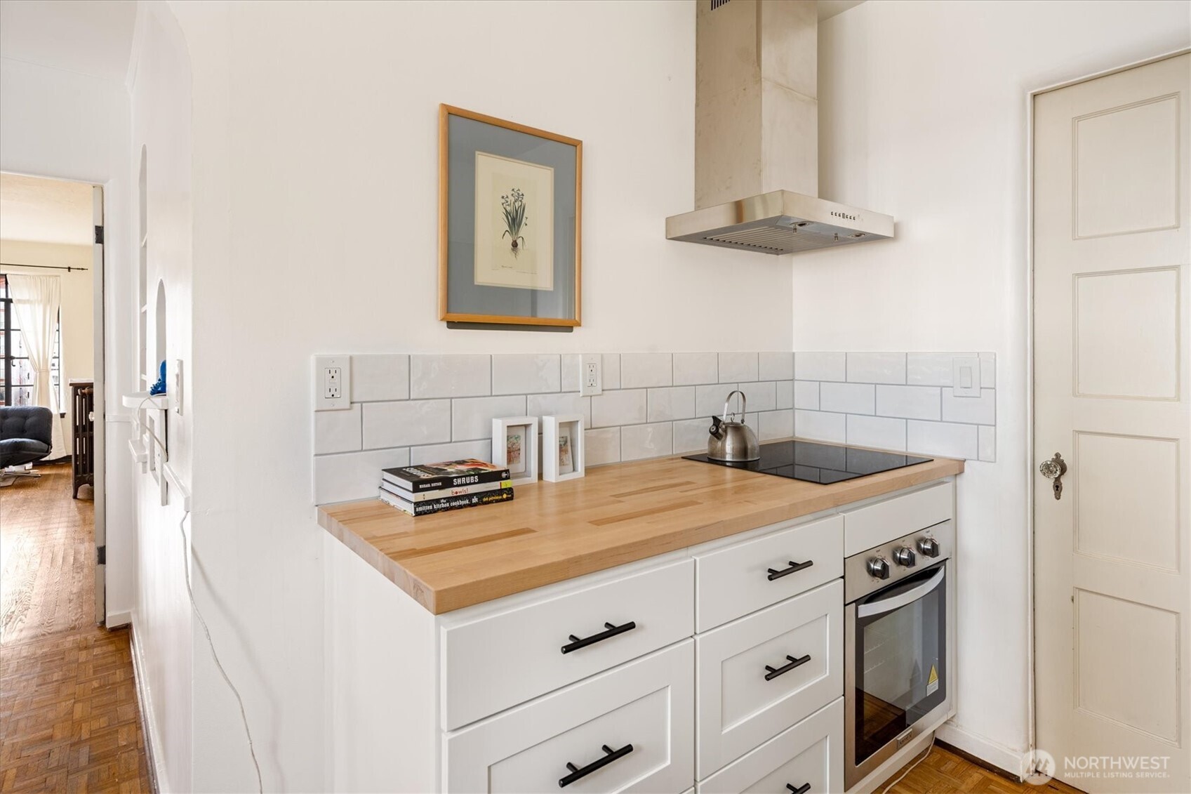 1106 NE 42nd #19, Seattle, WA 98105