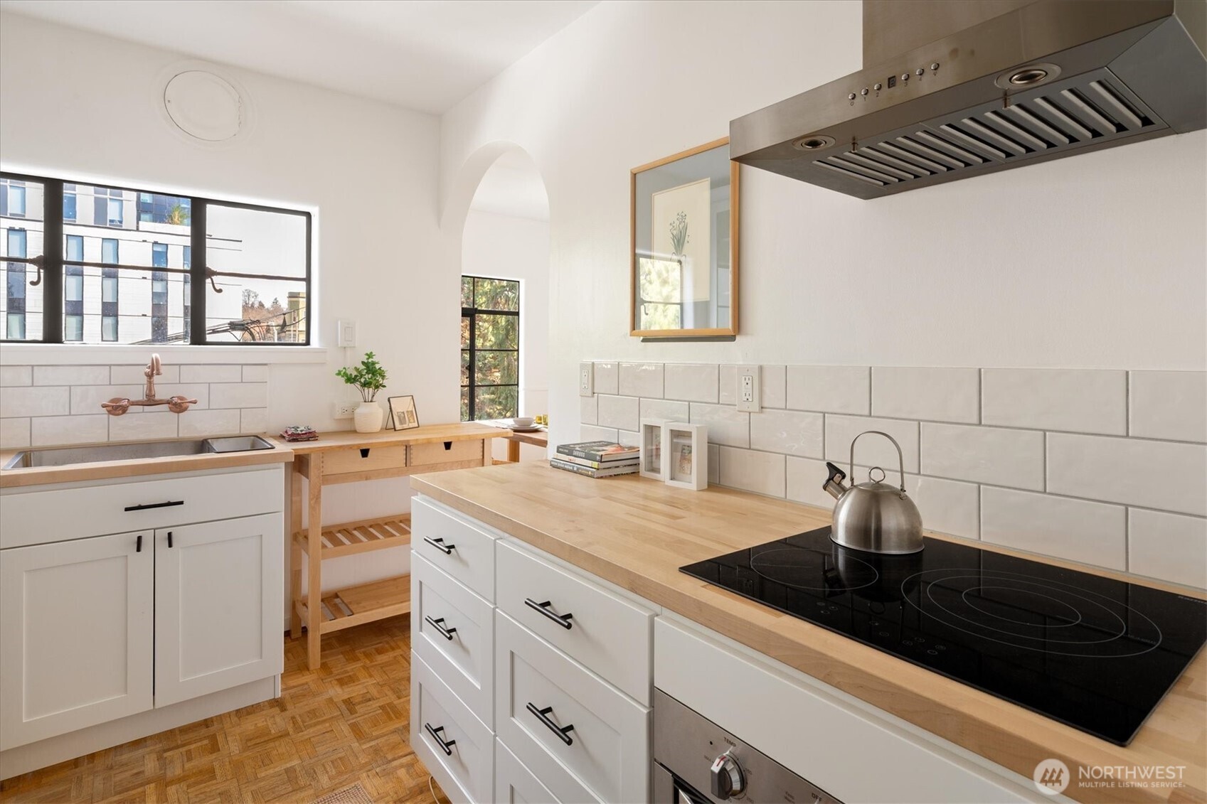 1106 NE 42nd #19, Seattle, WA 98105