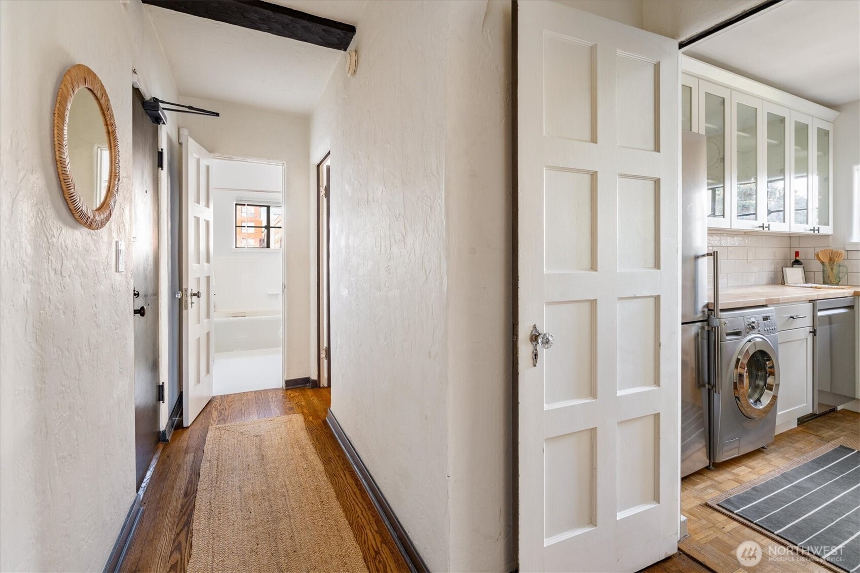 1106 NE 42nd #19, Seattle, WA 98105