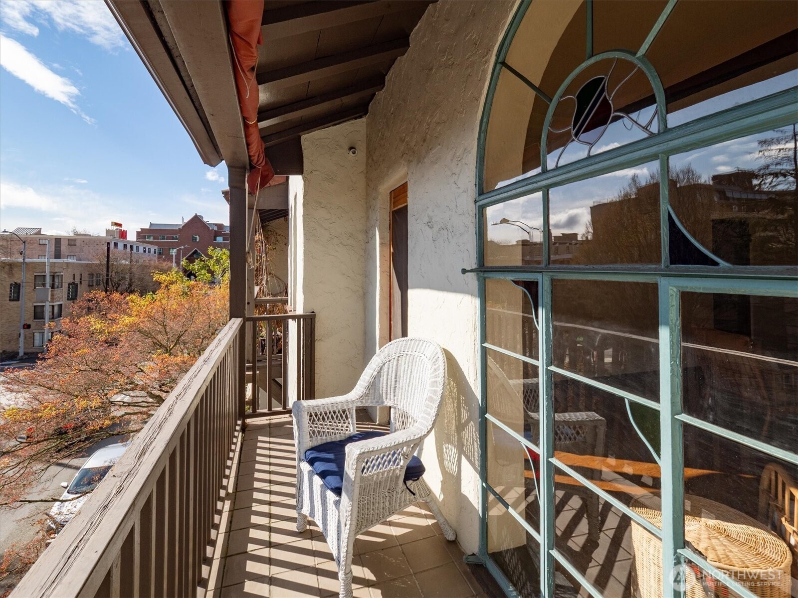 1106 NE 42nd #19, Seattle, WA 98105