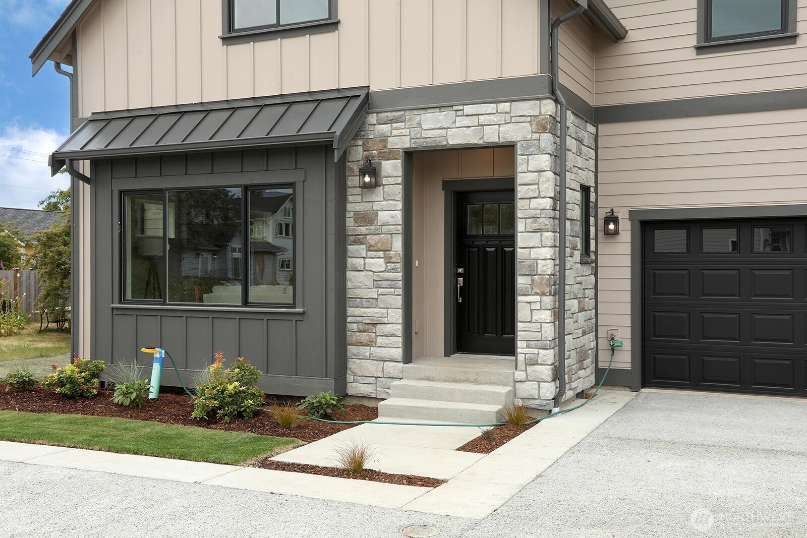 695 3rd Street #B, Langley, WA 98260