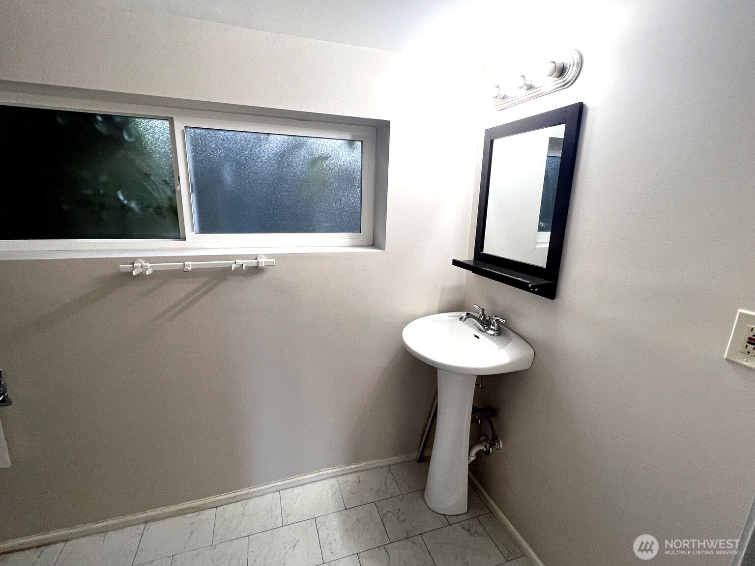 17930 Military Road S, SeaTac, WA 98188