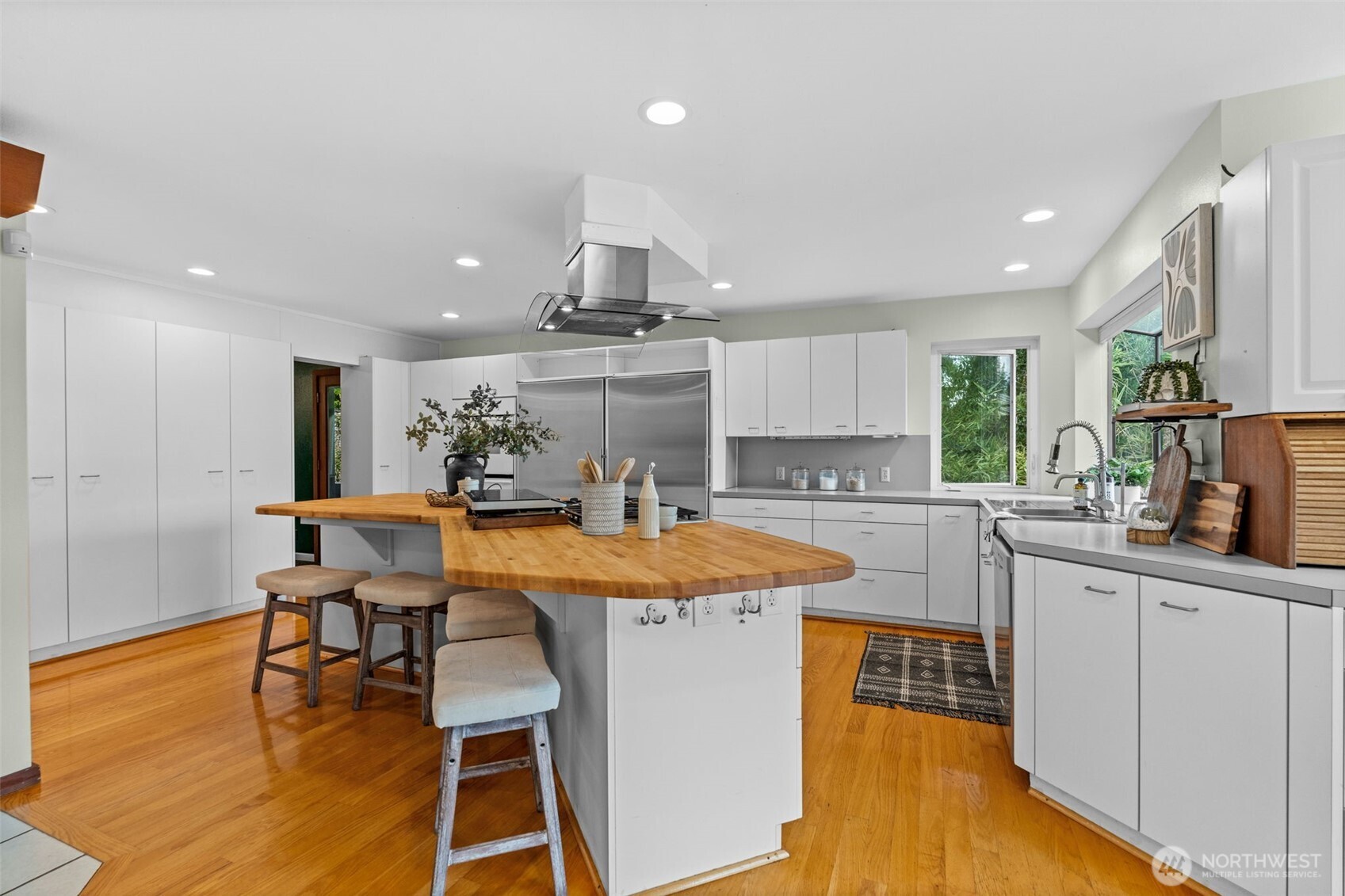 225 3rd Court , Fox Island, WA 98333-9705