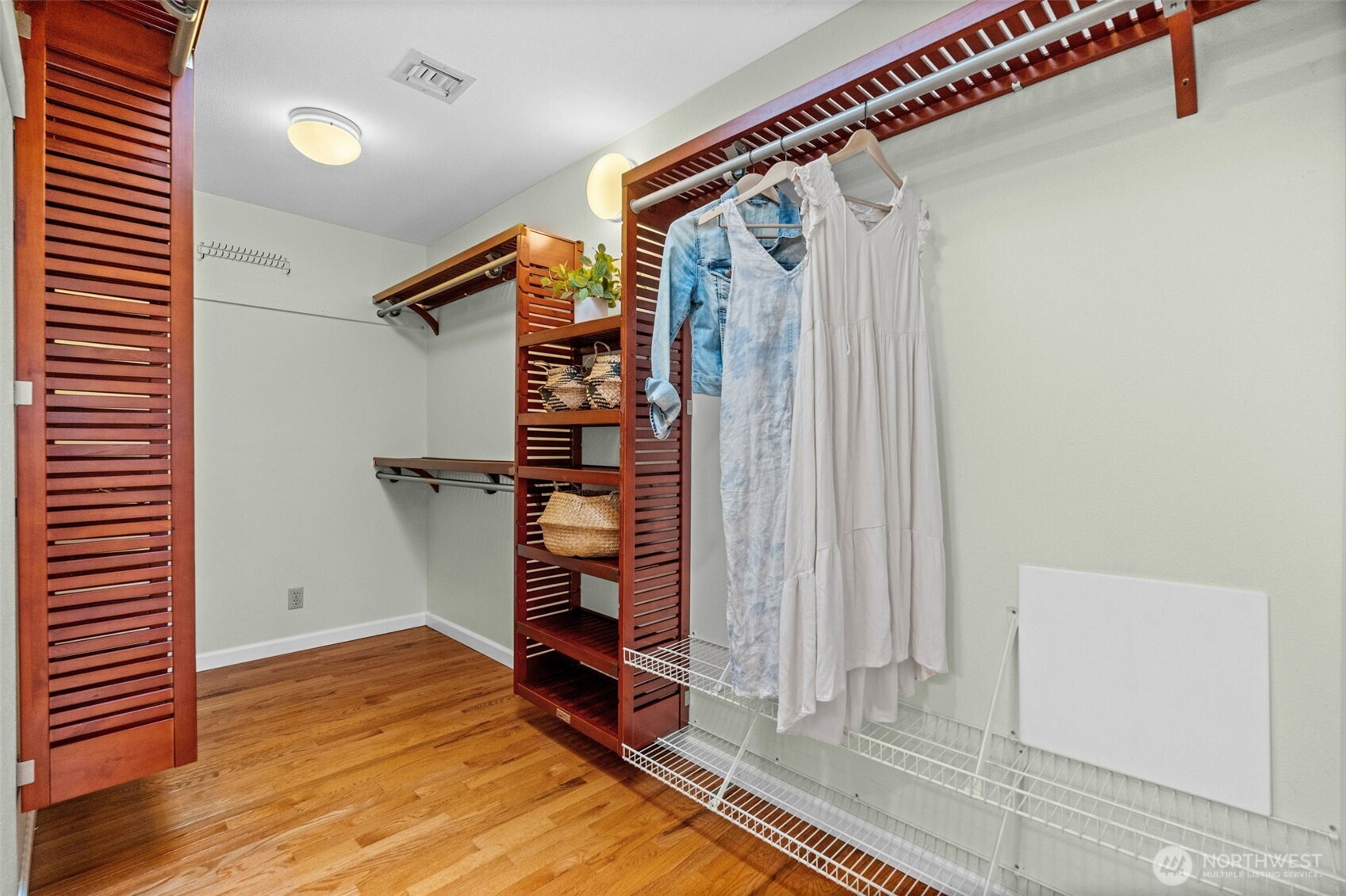 225 3rd Court , Fox Island, WA 98333-9705