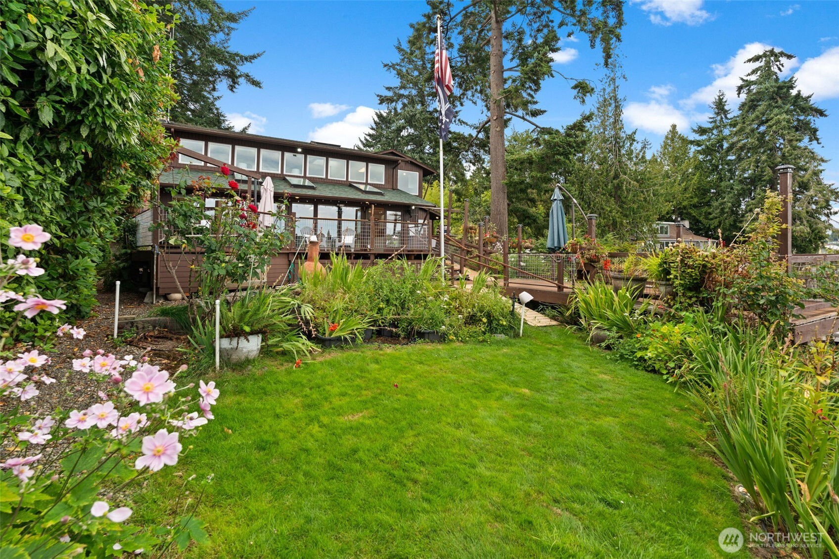 225 3rd Court , Fox Island, WA 98333-9705