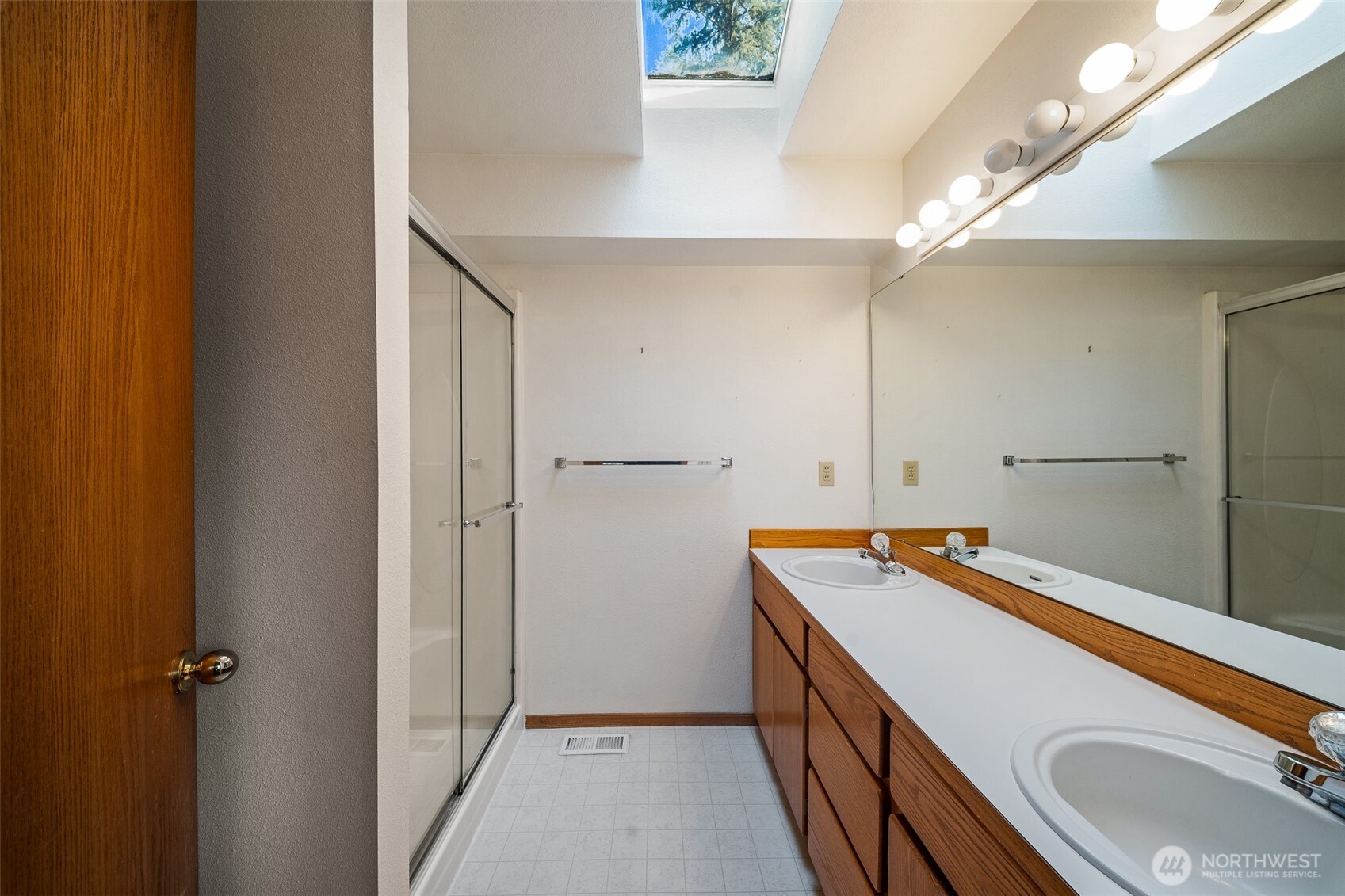 16011 Spanaway Loop S, Spanaway, WA 98387