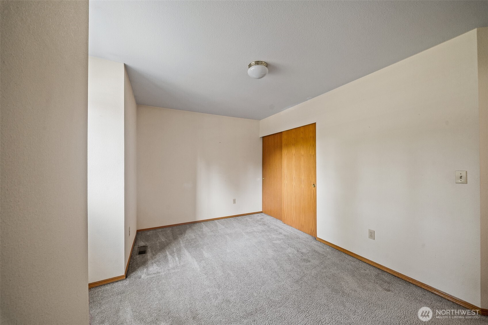 16011 Spanaway Loop S, Spanaway, WA 98387