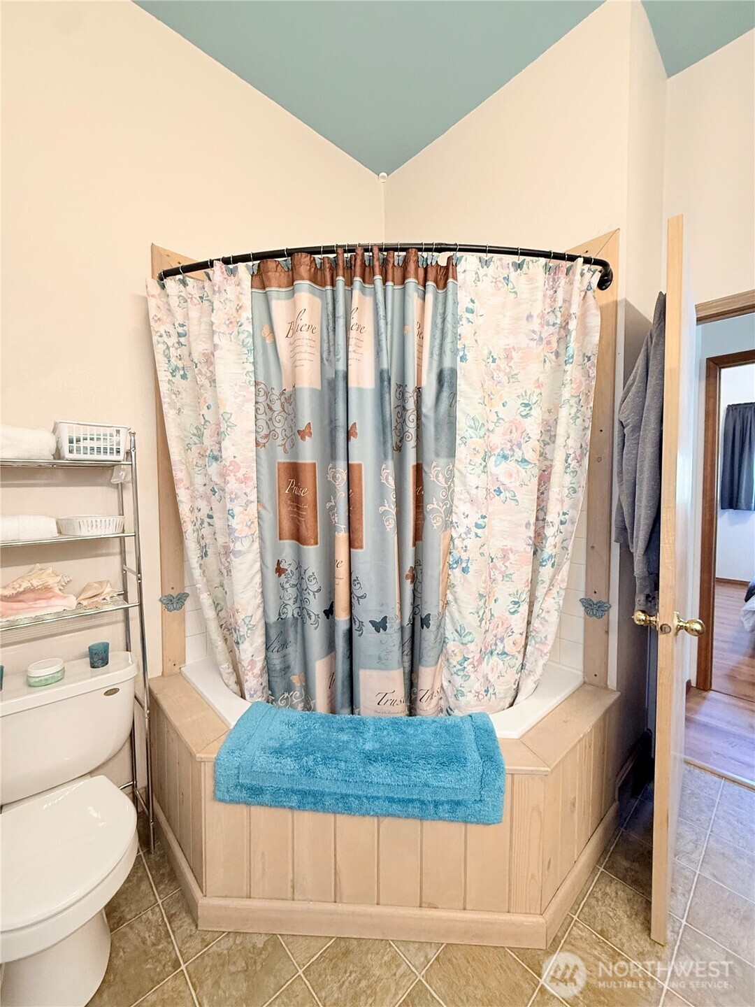 63 Shumway , Omak, WA 98841