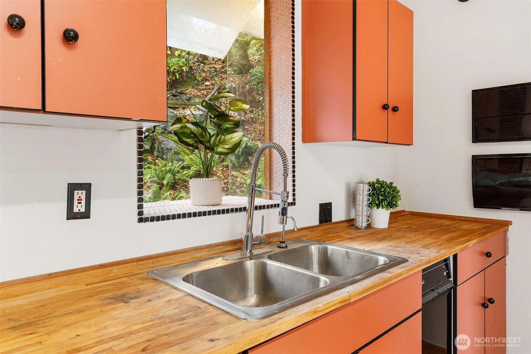 11804 90th Avenue NE, Kirkland, WA 98034