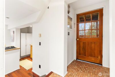 11804 90th Avenue NE, Kirkland, WA 98034 - Photo 2