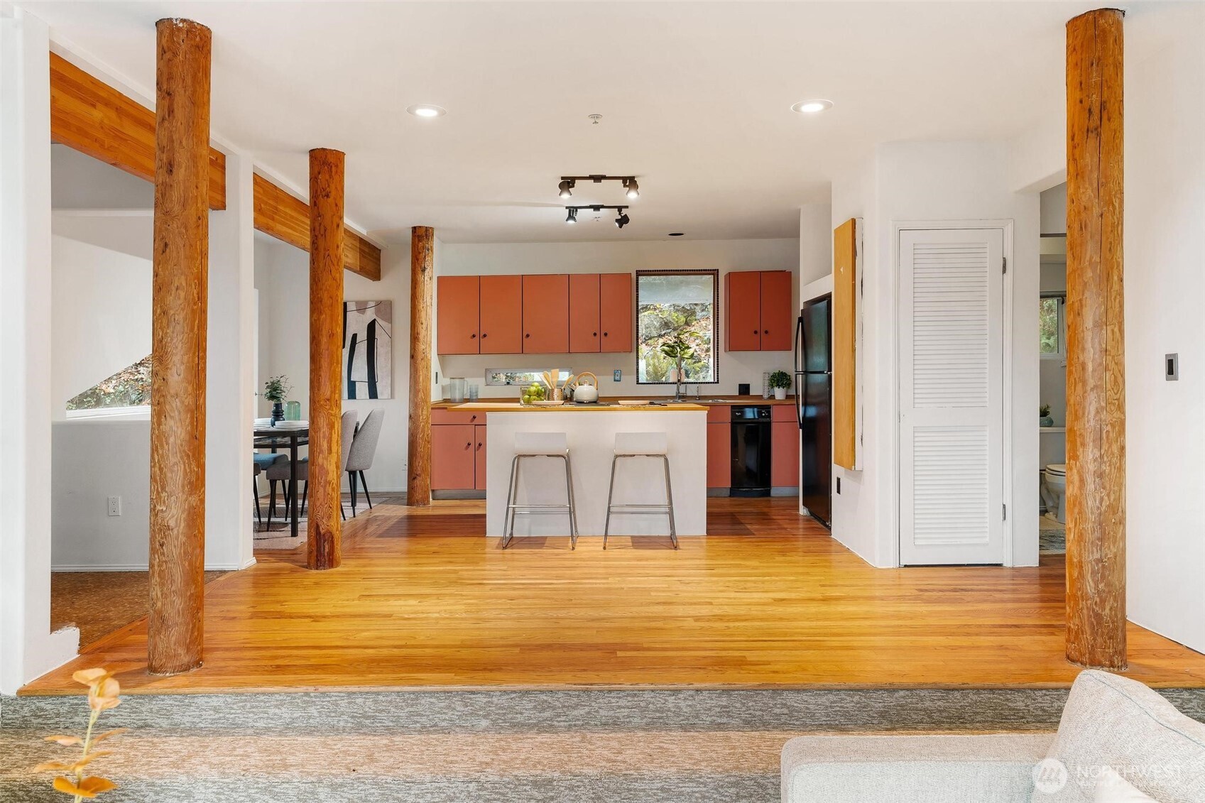 11804 90th Avenue NE, Kirkland, WA 98034