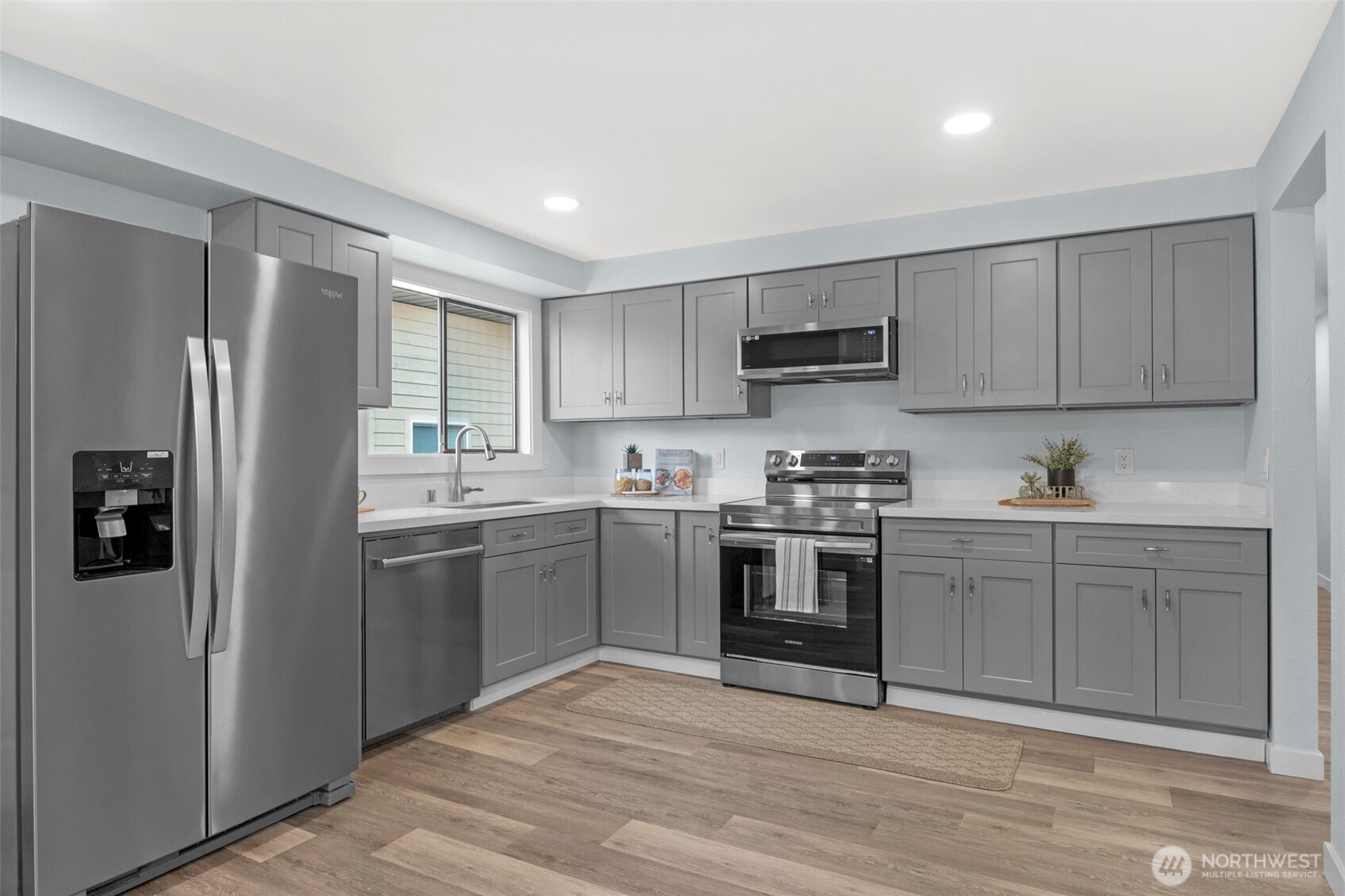 2402 Larlin Drive , Everett, WA 98203