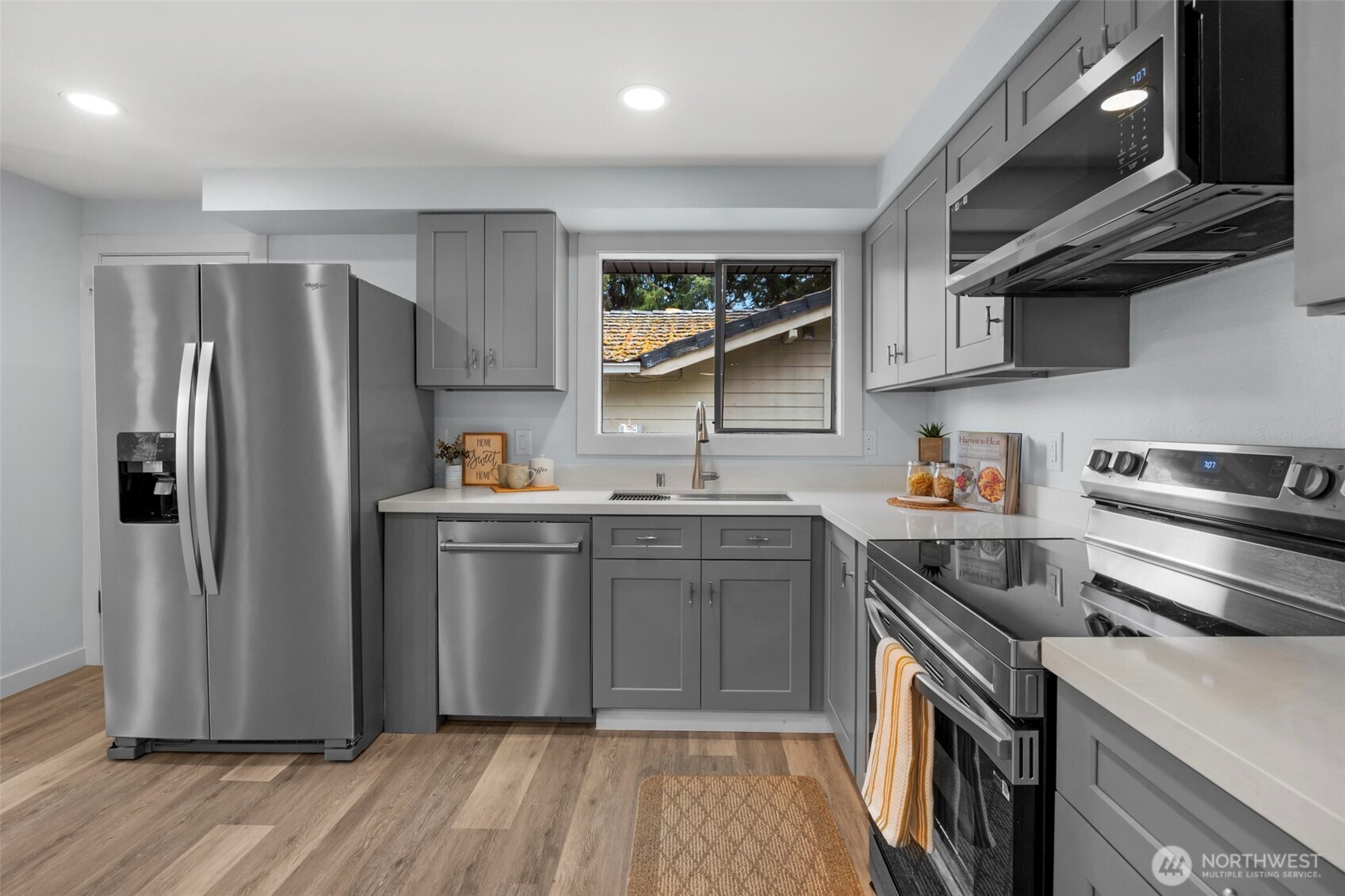 2402 Larlin Drive , Everett, WA 98203