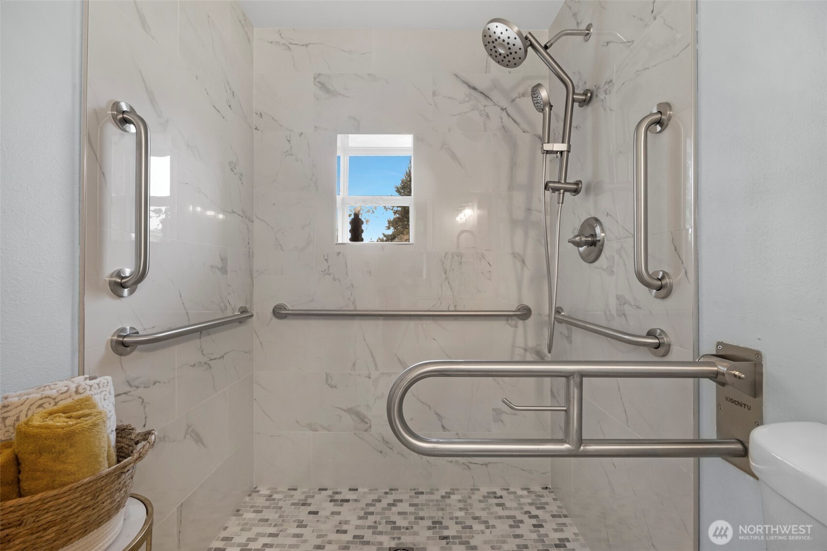 2402 Larlin Drive , Everett, WA 98203