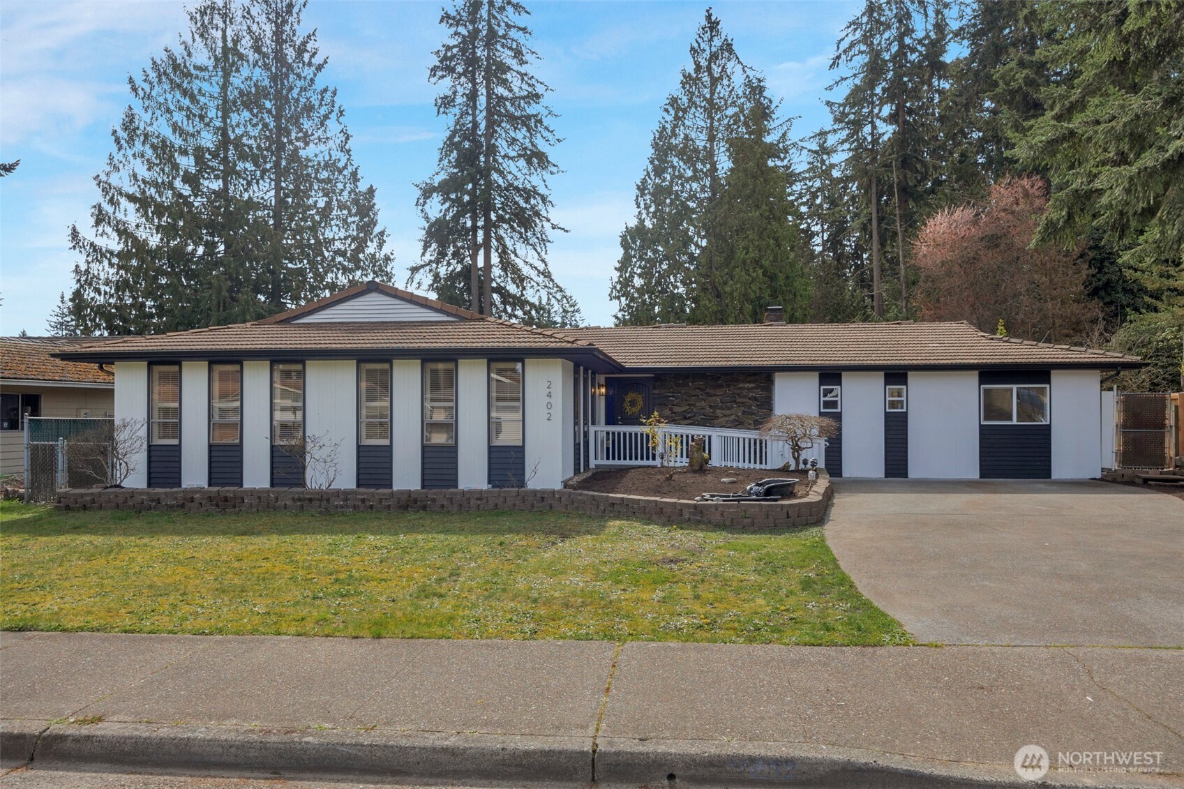 2402 Larlin Drive , Everett, WA 98203