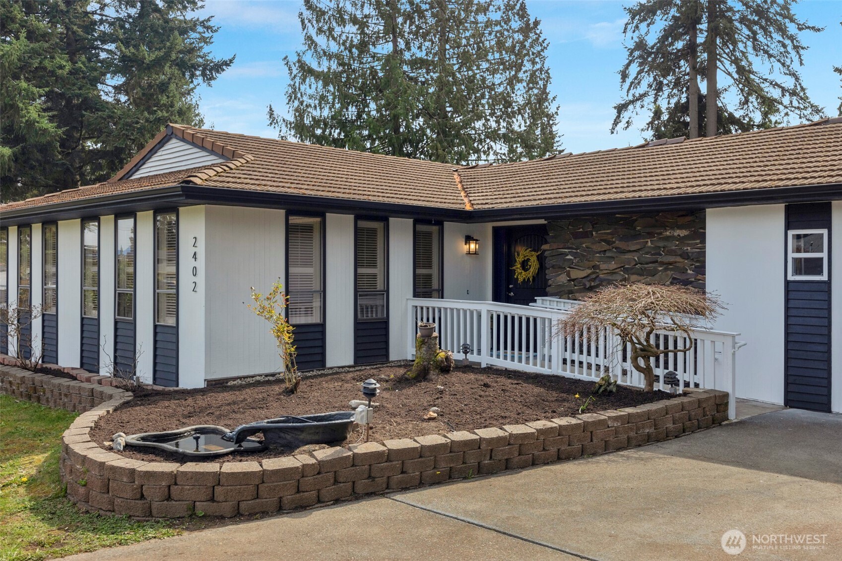 2402 Larlin Drive , Everett, WA 98203