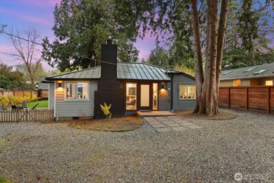 3809 NE 105th Street , Seattle, WA 98125-7923