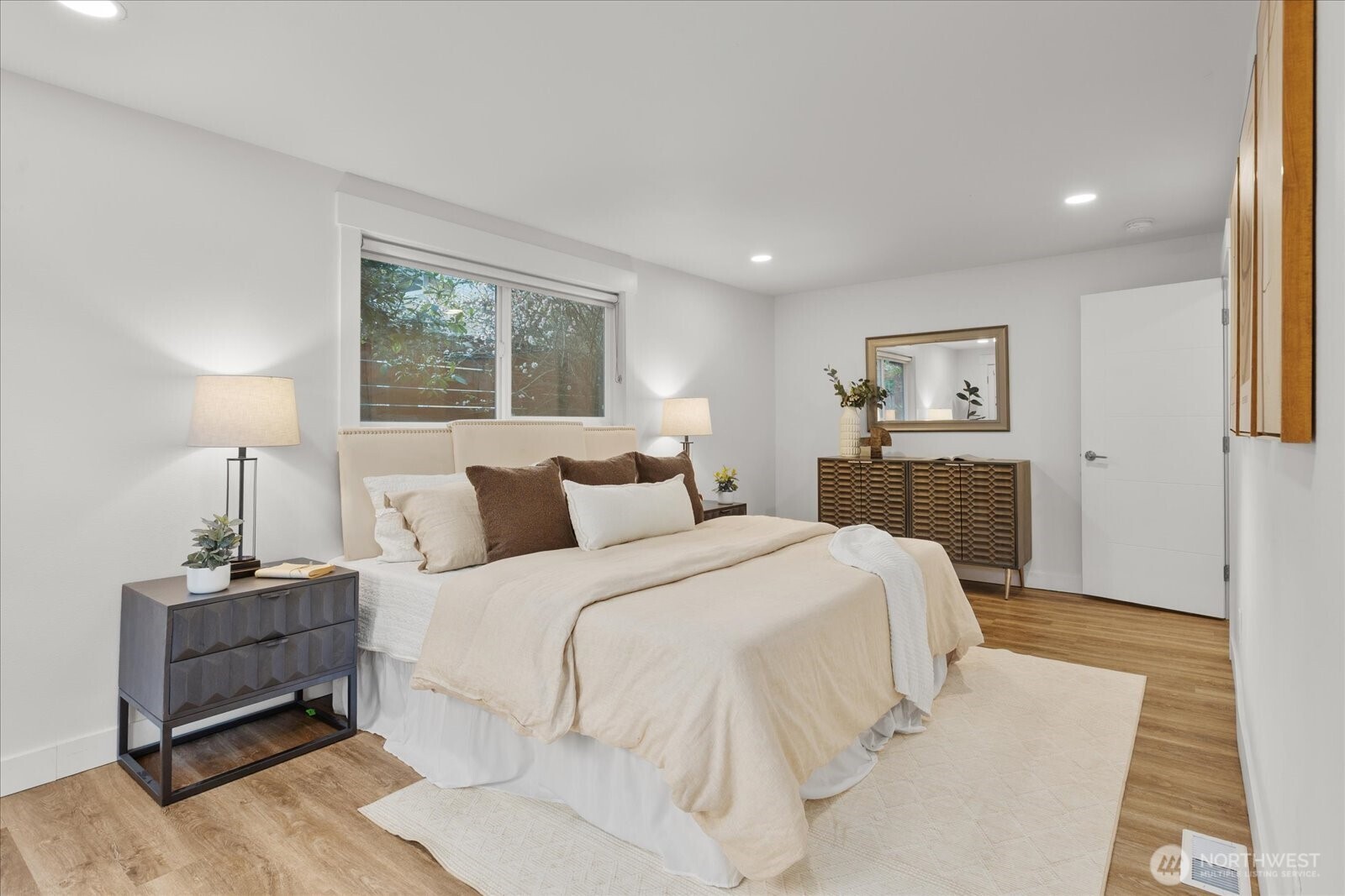 3809 NE 105th Street , Seattle, WA 98125-7923