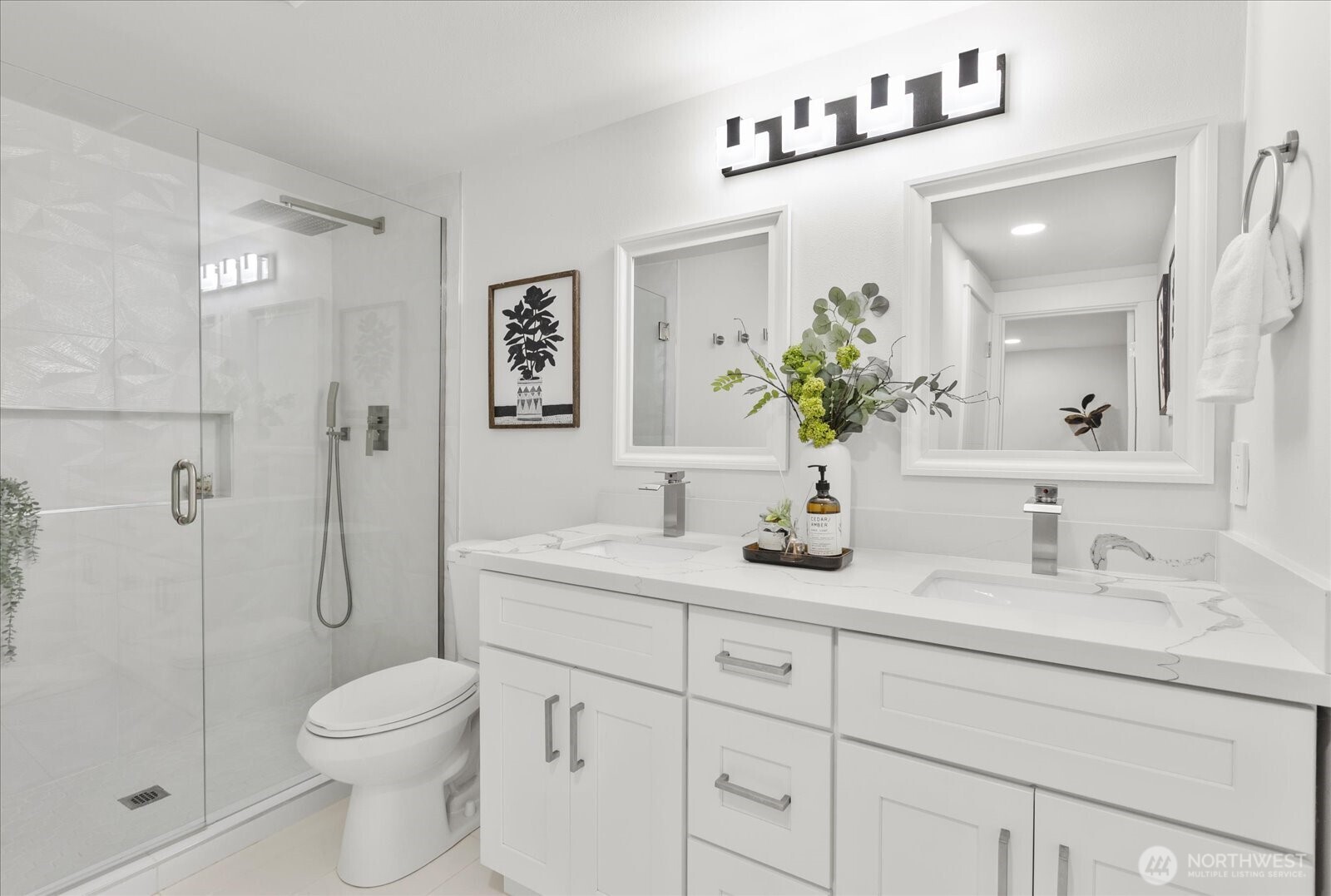 3809 NE 105th Street , Seattle, WA 98125-7923