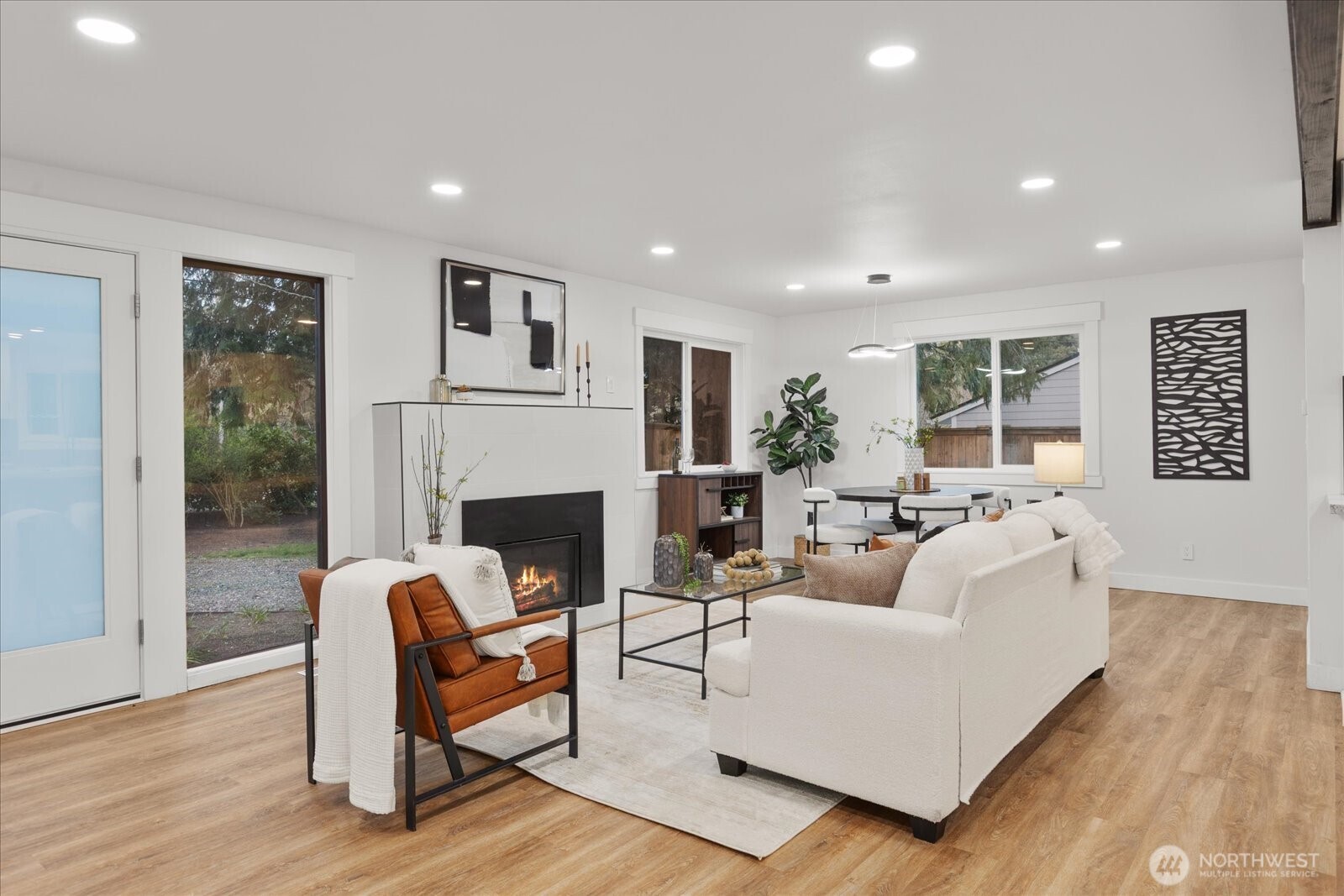 3809 NE 105th Street , Seattle, WA 98125-7923