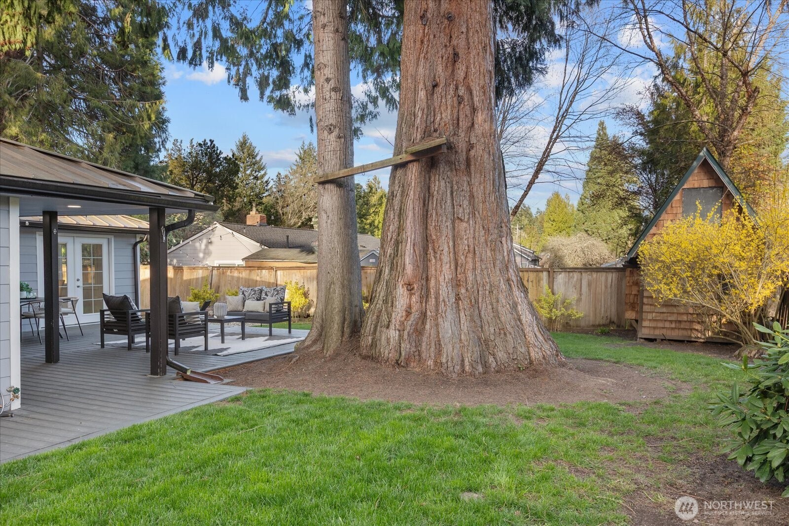 3809 NE 105th Street , Seattle, WA 98125-7923