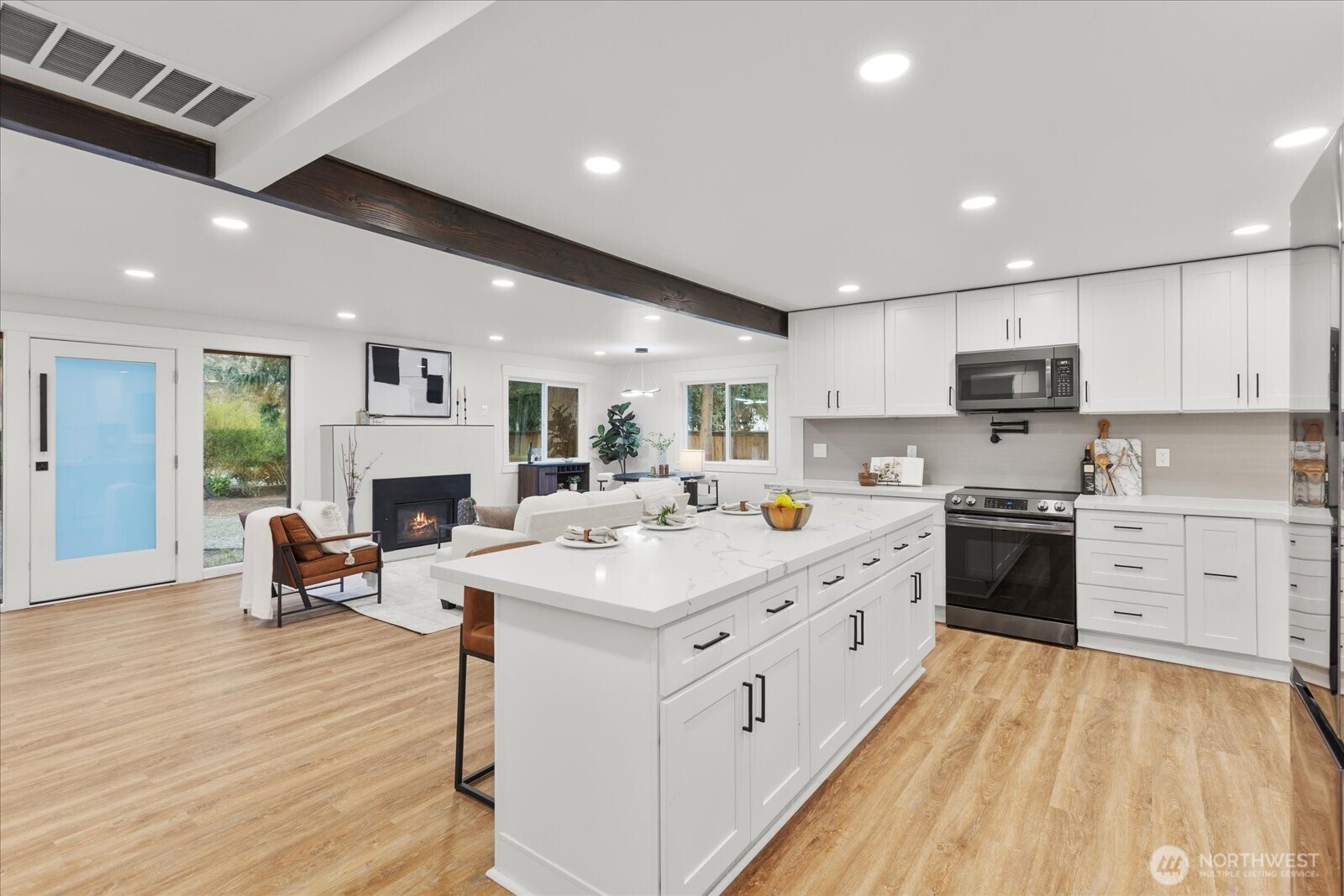 3809 NE 105th Street , Seattle, WA 98125-7923