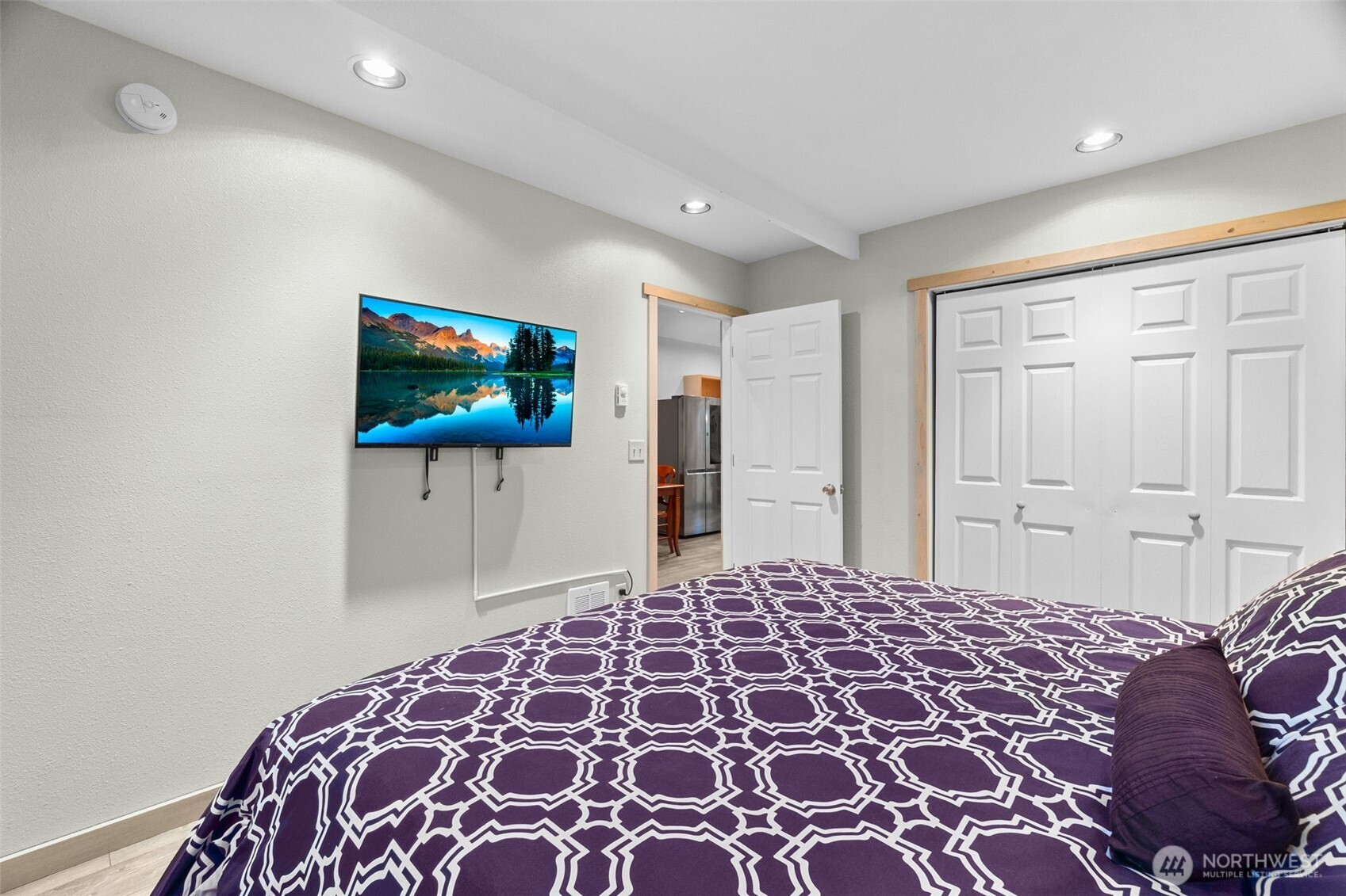 132 N Kokanee Cove Way , Hoodsport, WA 98548