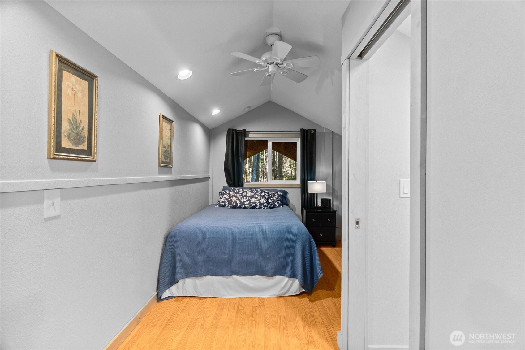 132 N Kokanee Cove Way , Hoodsport, WA 98548