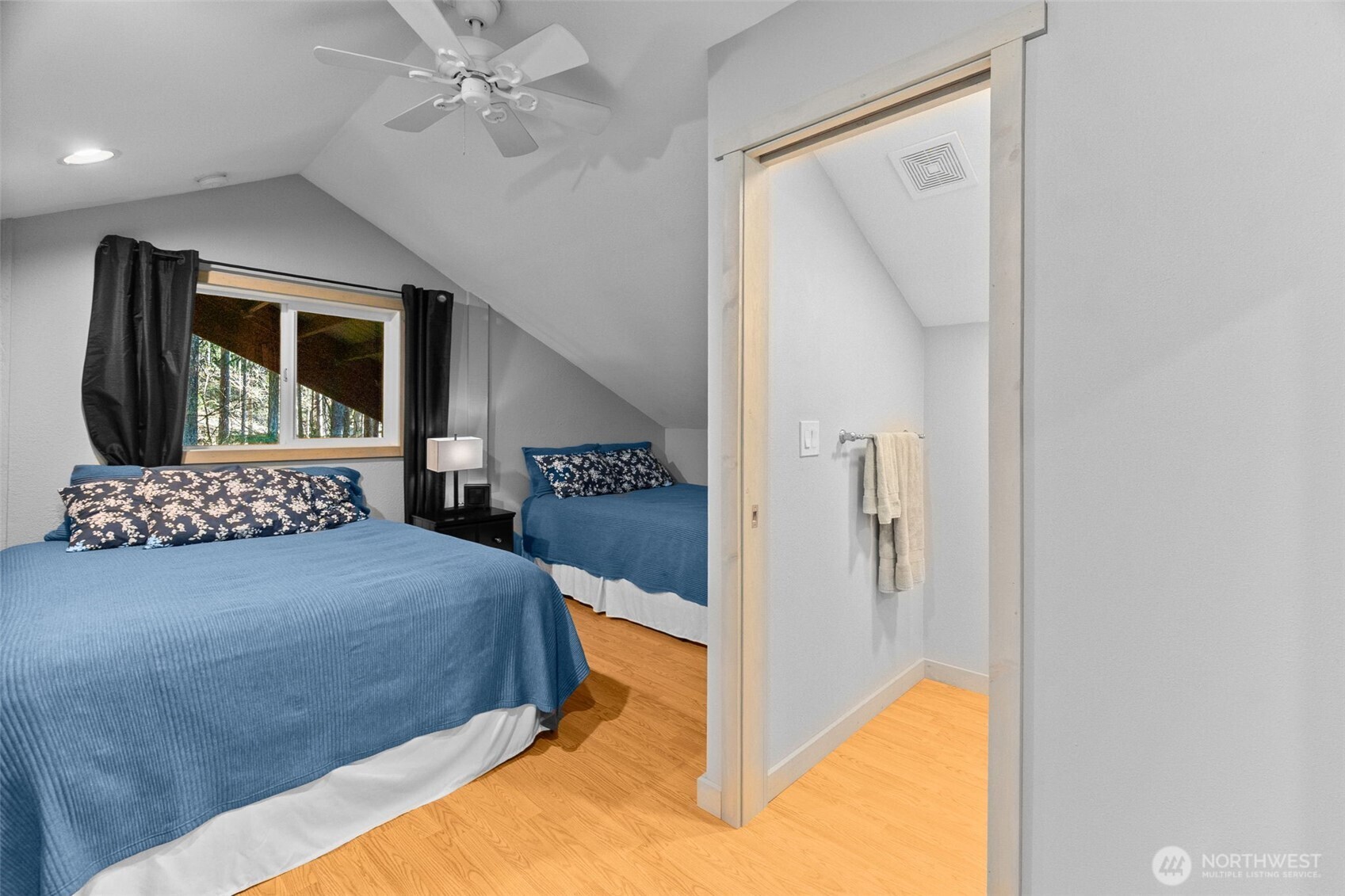 132 N Kokanee Cove Way , Hoodsport, WA 98548