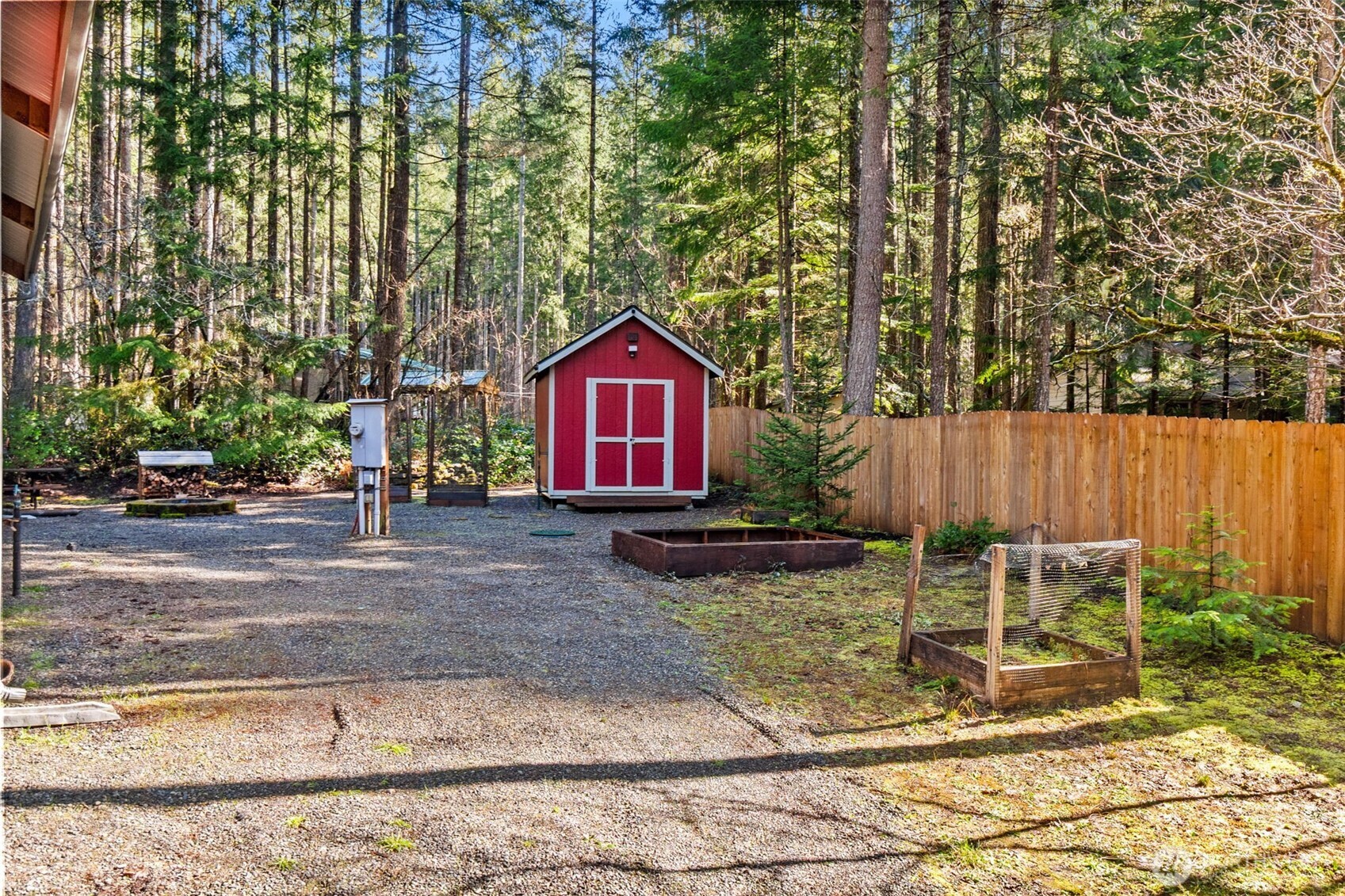 132 N Kokanee Cove Way , Hoodsport, WA 98548
