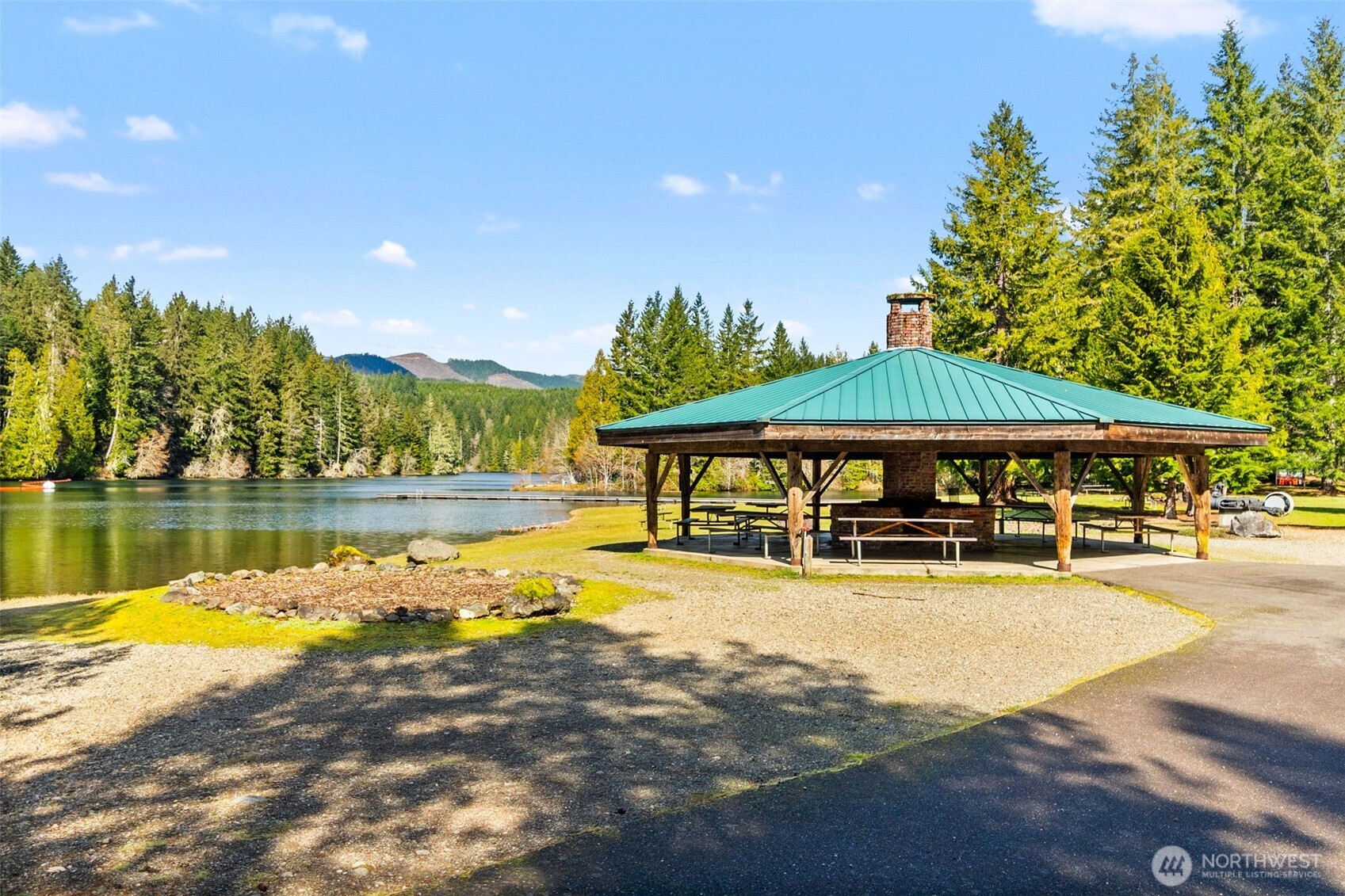 132 N Kokanee Cove Way , Hoodsport, WA 98548