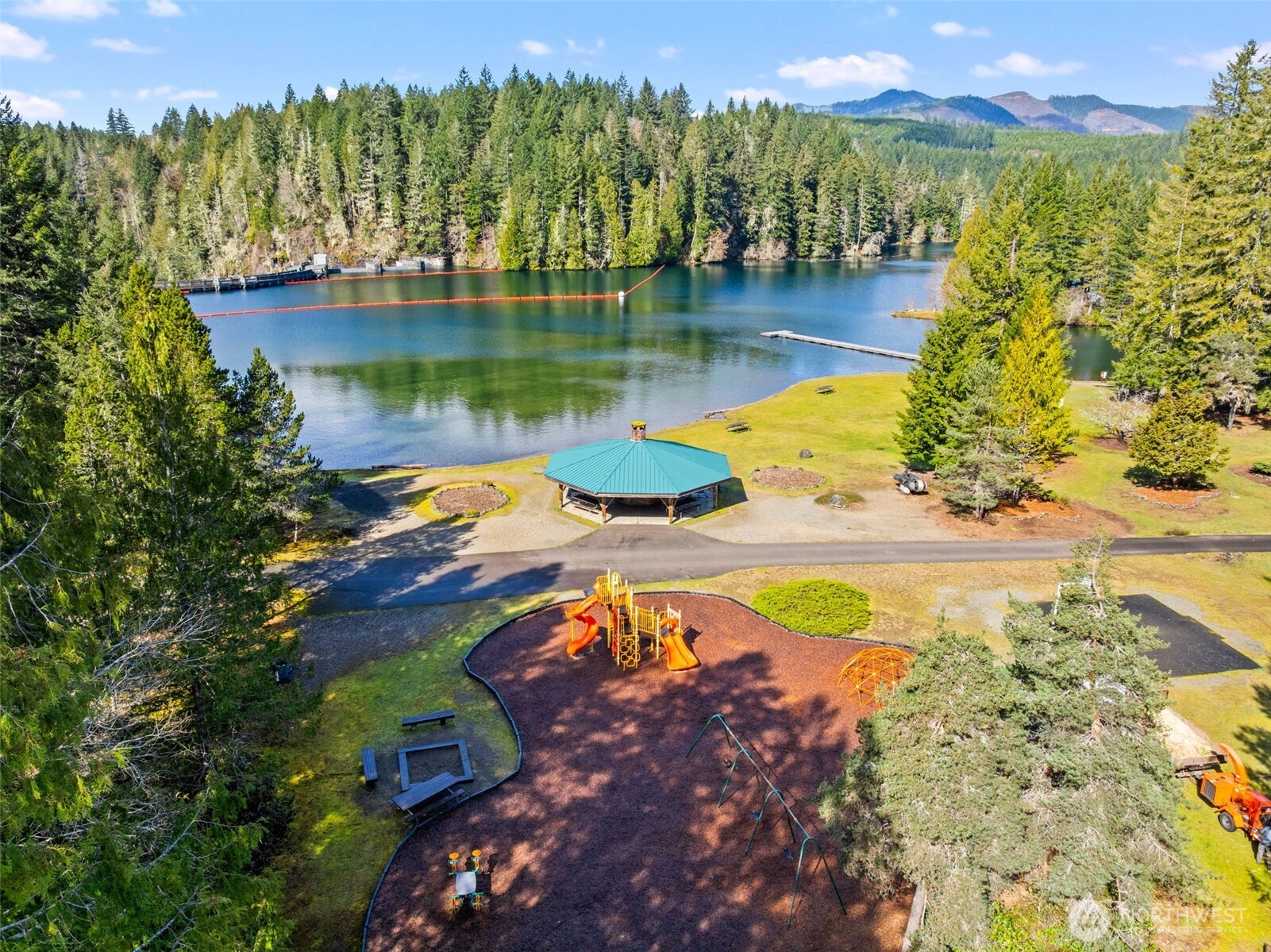 132 N Kokanee Cove Way , Hoodsport, WA 98548