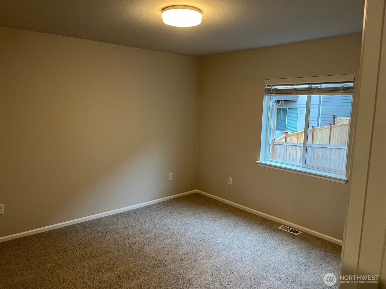 949 121st Ave SE , Lake Stevens, WA 98258