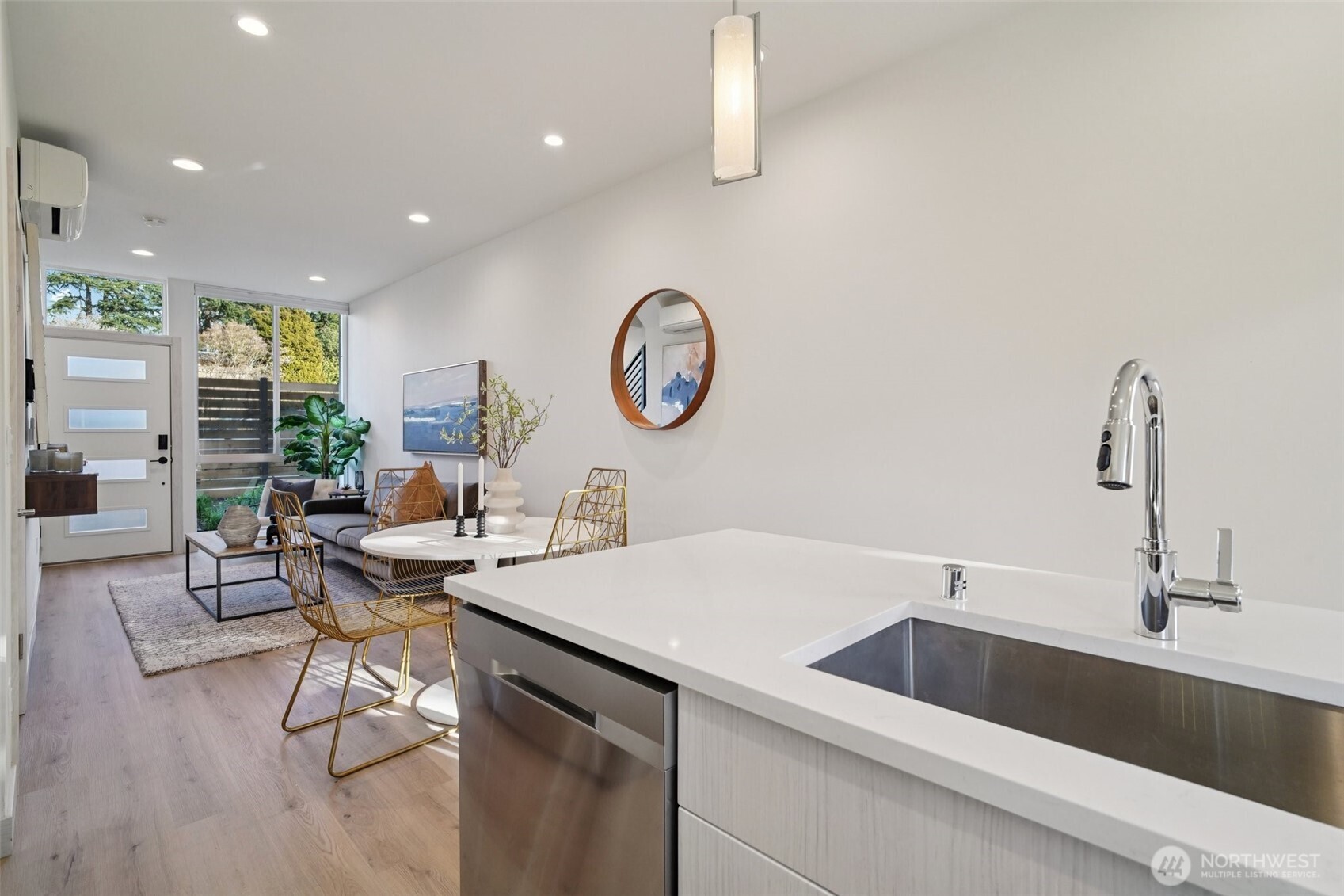 7207 12th Avenue NE, Seattle, WA 98115