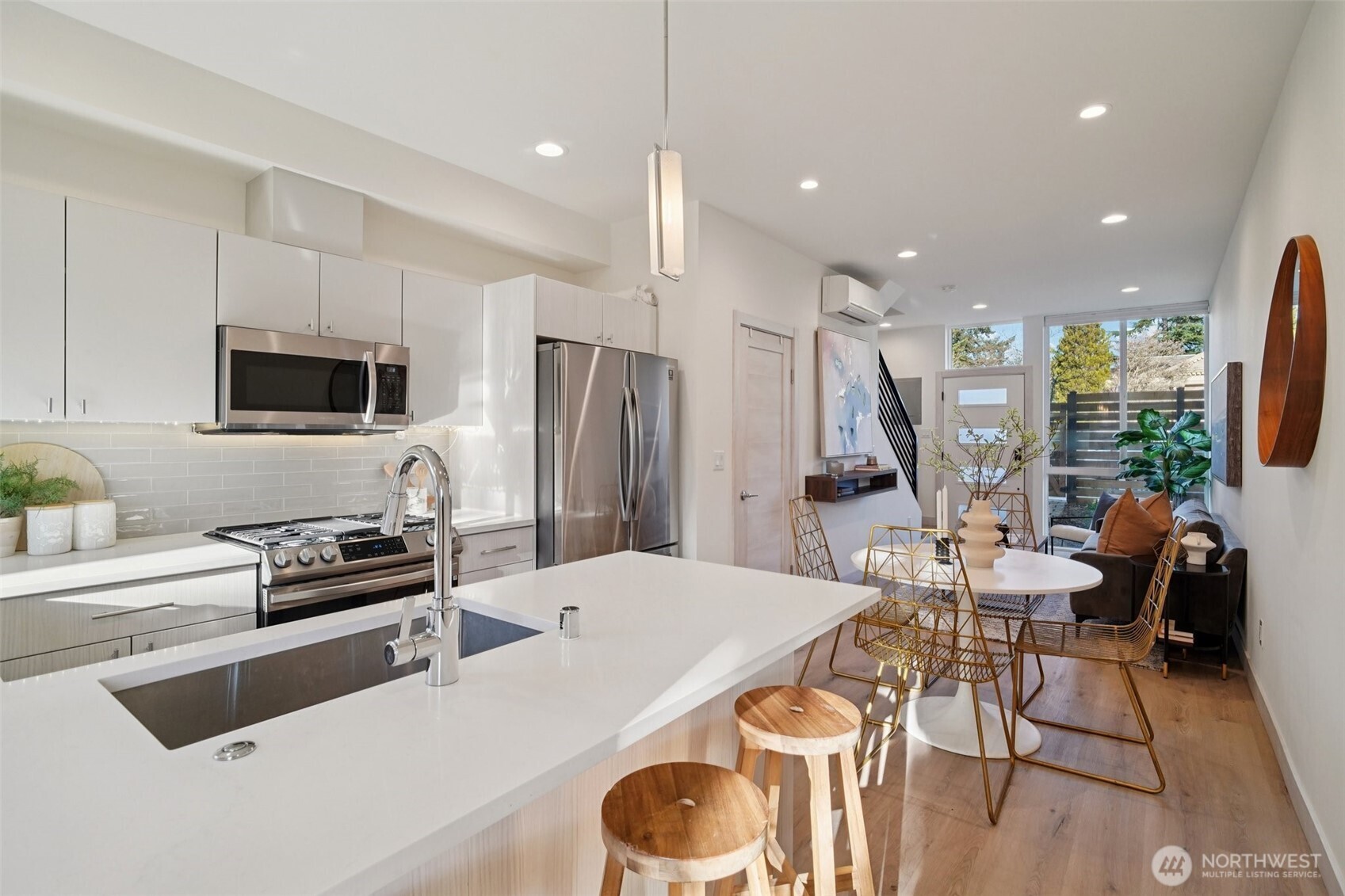 7207 12th Avenue NE, Seattle, WA 98115