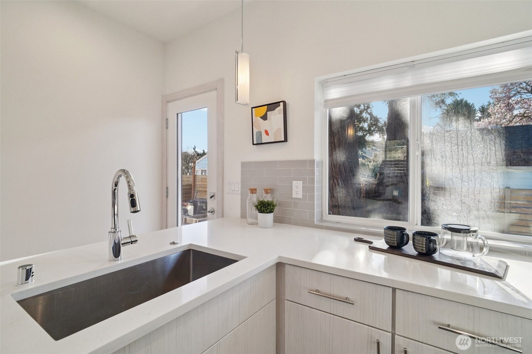 7207 12th Avenue NE, Seattle, WA 98115