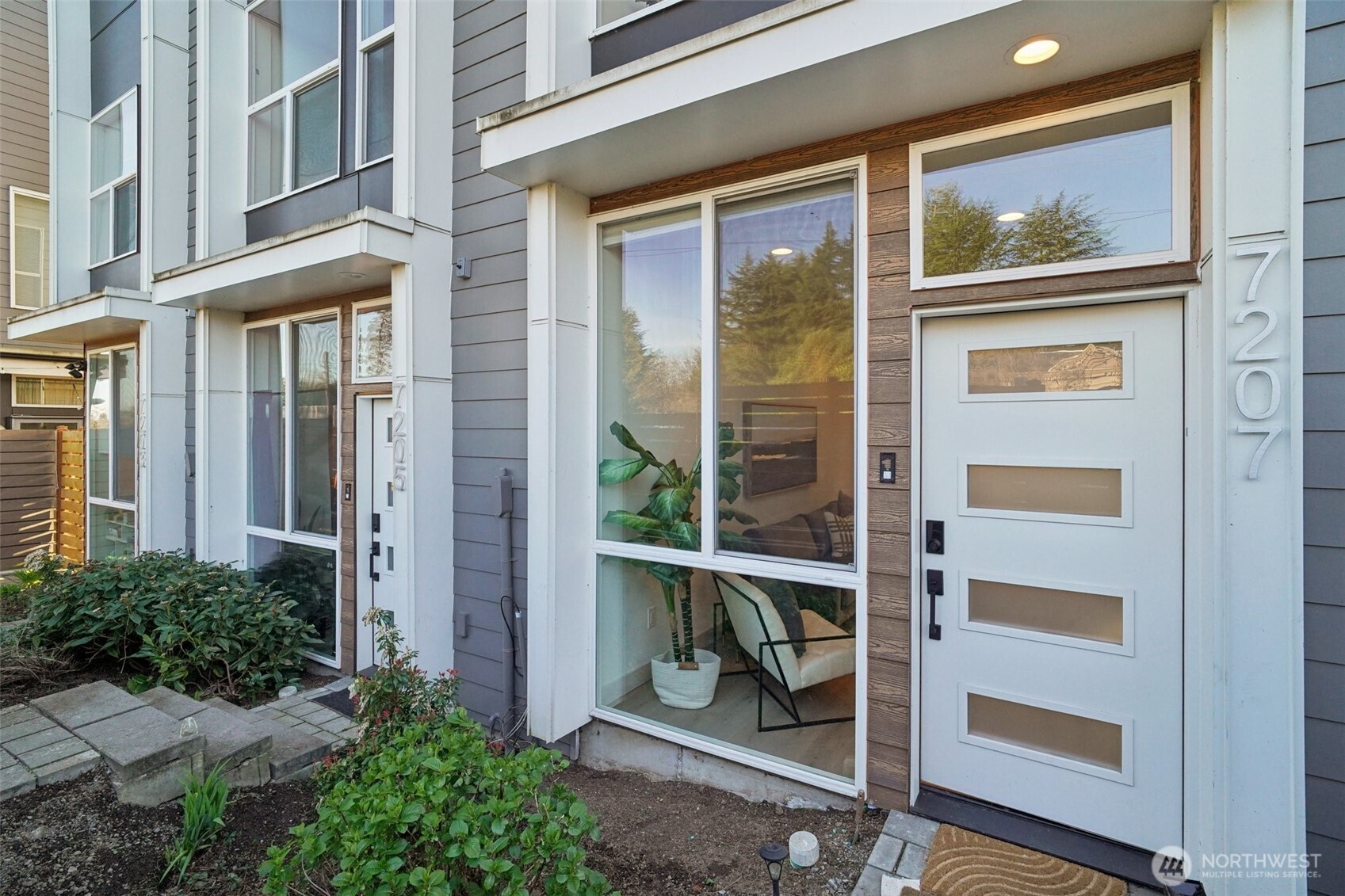 7207 12th Avenue NE, Seattle, WA 98115