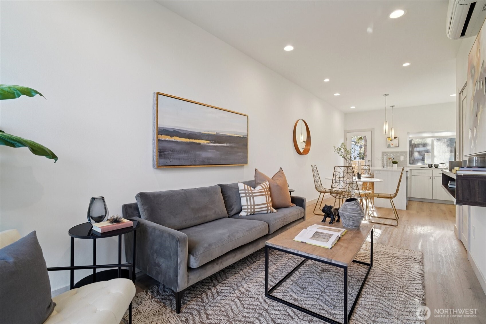 7207 12th Avenue NE, Seattle, WA 98115