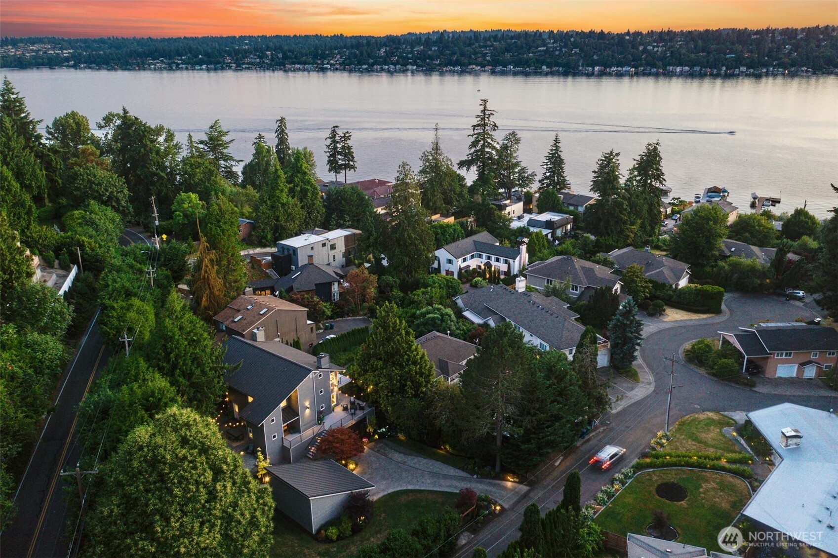 6065 NE 135th Street , Kirkland, WA 98034-1625