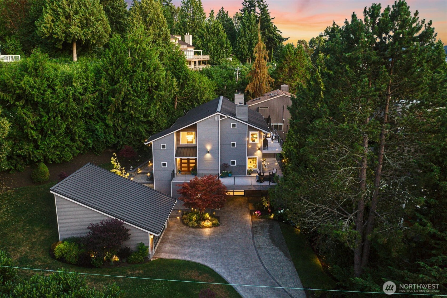 6065 NE 135th Street , Kirkland, WA 98034-1625